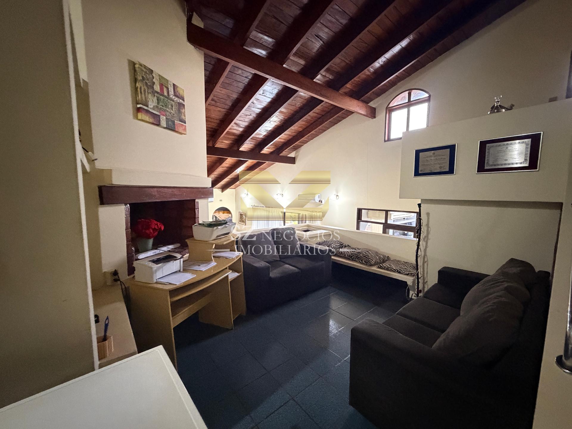 SOBRADO À VENDA COM 4 SUÍTES E 1 QUARTO - COND. PARANÁ COUNTRY CLUB PARAGUAI