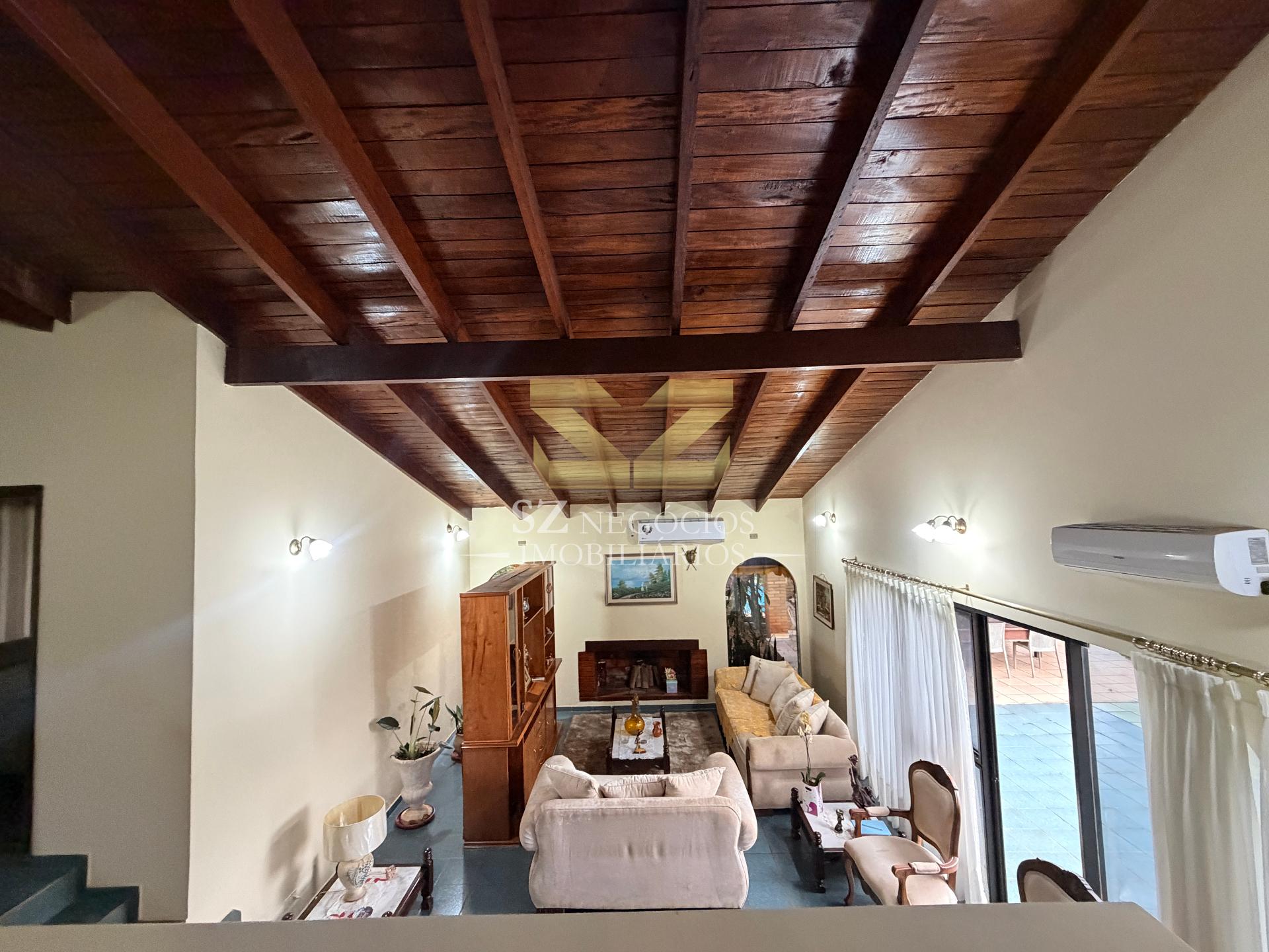SOBRADO À VENDA COM 4 SUÍTES E 1 QUARTO - COND. PARANÁ COUNTRY CLUB PARAGUAI