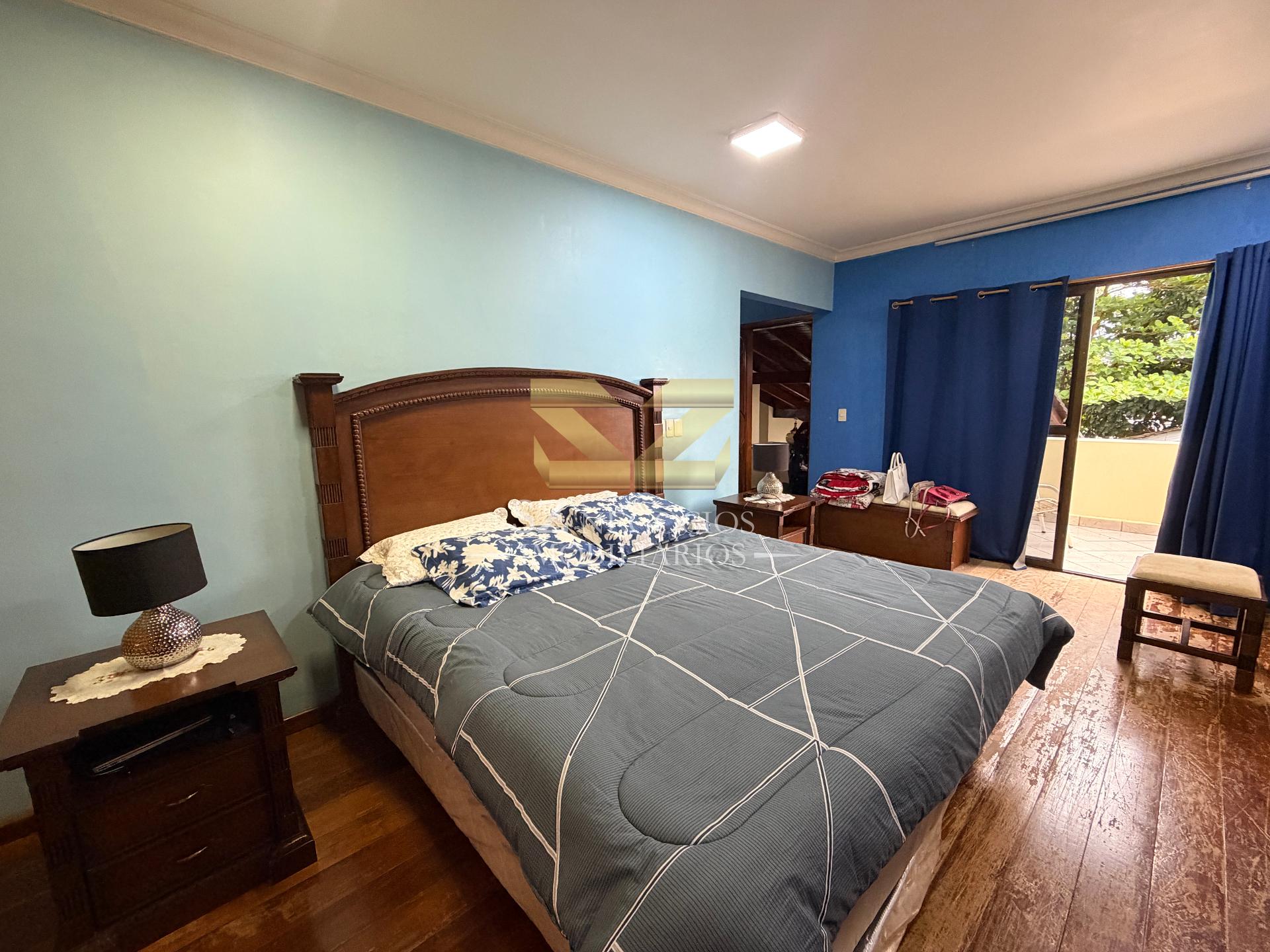 SOBRADO À VENDA COM 4 SUÍTES E 1 QUARTO - COND. PARANÁ COUNTRY CLUB PARAGUAI