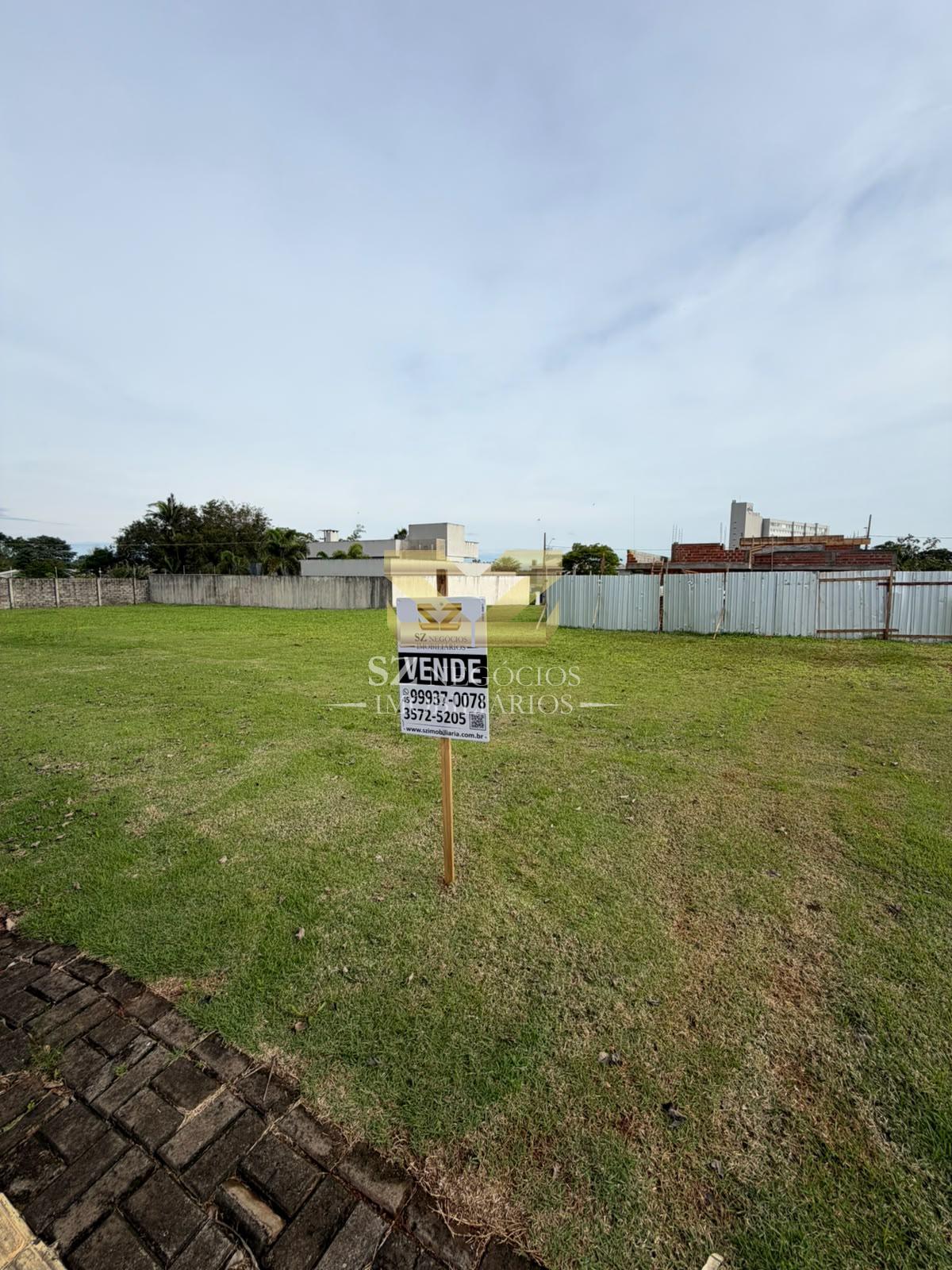 TERRENO À VENDA 405M² - CONDOMÍNIO ÁGUAS CLARAS - FOZ DO IGUAÇU - PR