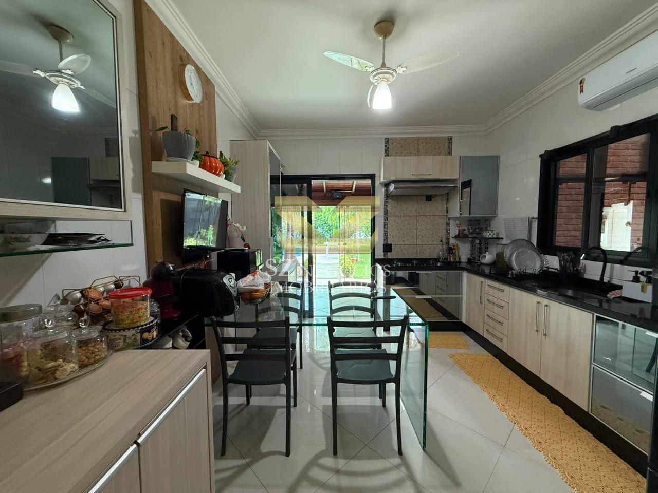 CASA MOBILIADA À VENDA COM 01 SUÍTE  E PISCINA CONJUNTO LIBRA, FOZ