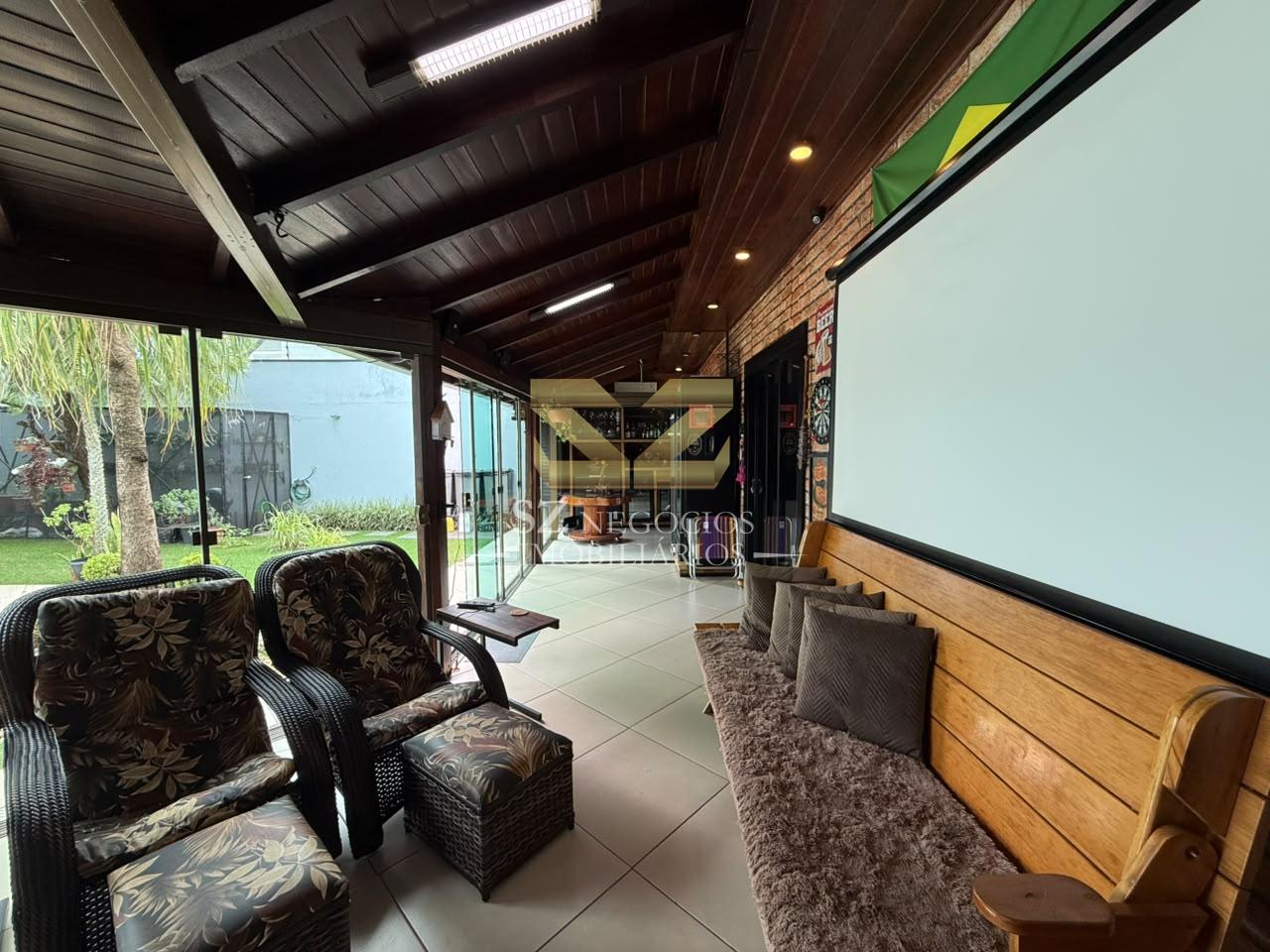 CASA MOBILIADA À VENDA COM 01 SUÍTE  E PISCINA CONJUNTO LIBRA, FOZ