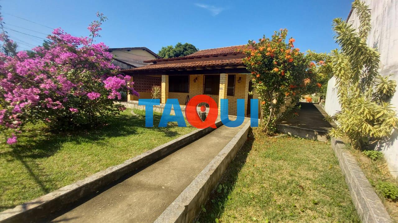 Chácara à venda com 3 Casas, piscina e área gourmet, Iguabinha, Araruama - RJ