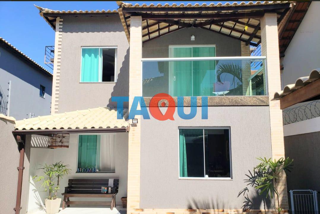 Belíssima casa duplex à venda no bairro Palmeiras, CABO FRIO - RJ