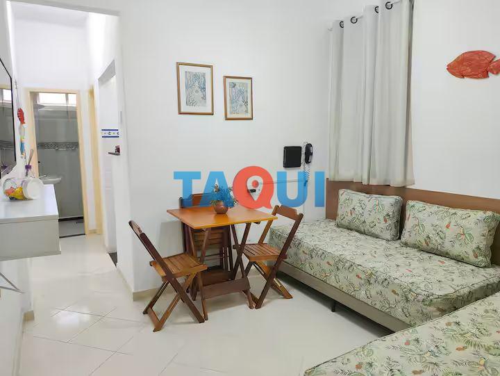 Apartamento À VENDA, próximo à Praia do Forte, no centro de Cabo Frio - RJ.