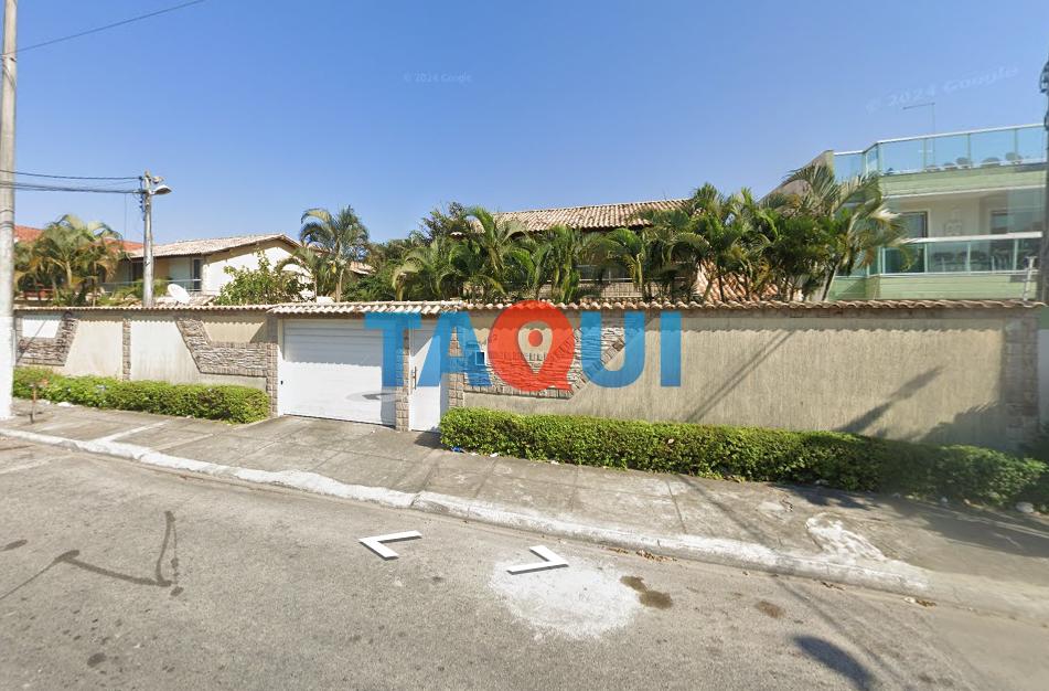 CASA À VENDA COM 2 QUARTOS, SENDO 1 SUÍTE NO BAIRRO PALMEIRAS EM CABO FRIO - RJ
