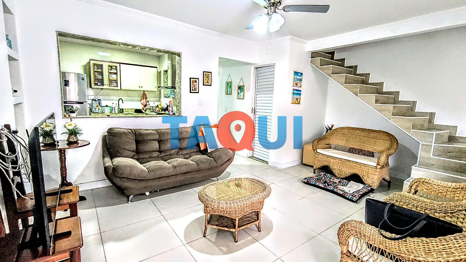Casa duplex à venda com 3 quartos, sendo 1 suíte, Parque Riviera, CABO FRIO - RJ