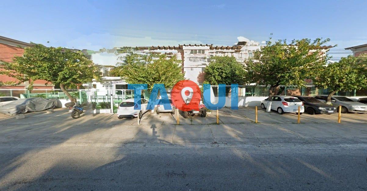 Apartamento  MOBILIADO  à venda com 3 quartos e lazer no Braga em Cabo Frio - RJ