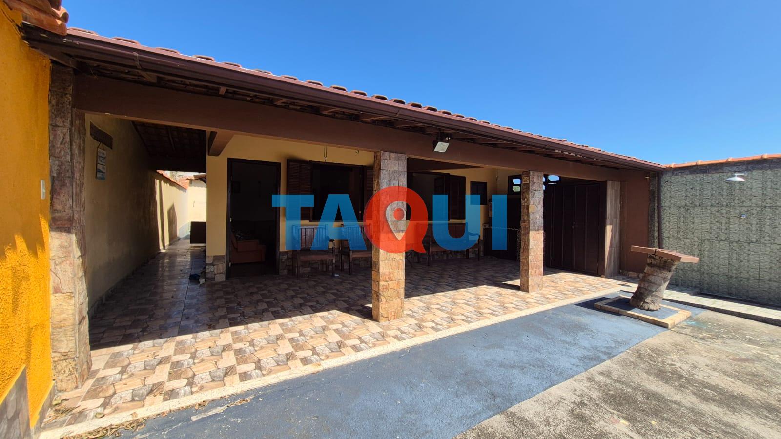 Casa linear à venda com 2 quartos, com Área Gourmet, Jardim Peró, CABO FRIO - RJ