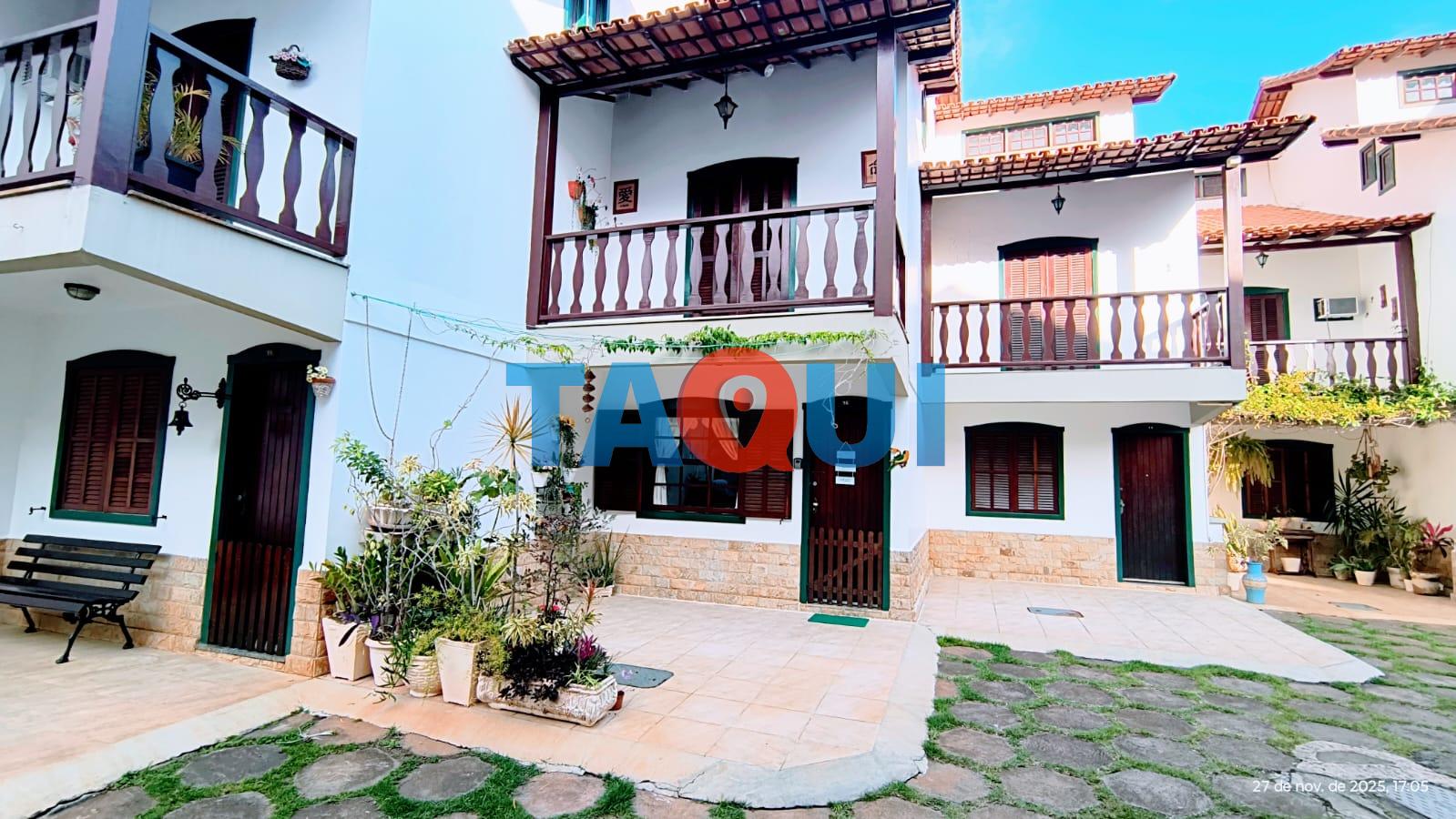 Casa triplex à venda com 3 quartos próximo a praia do Peró, CABO FRIO - RJ