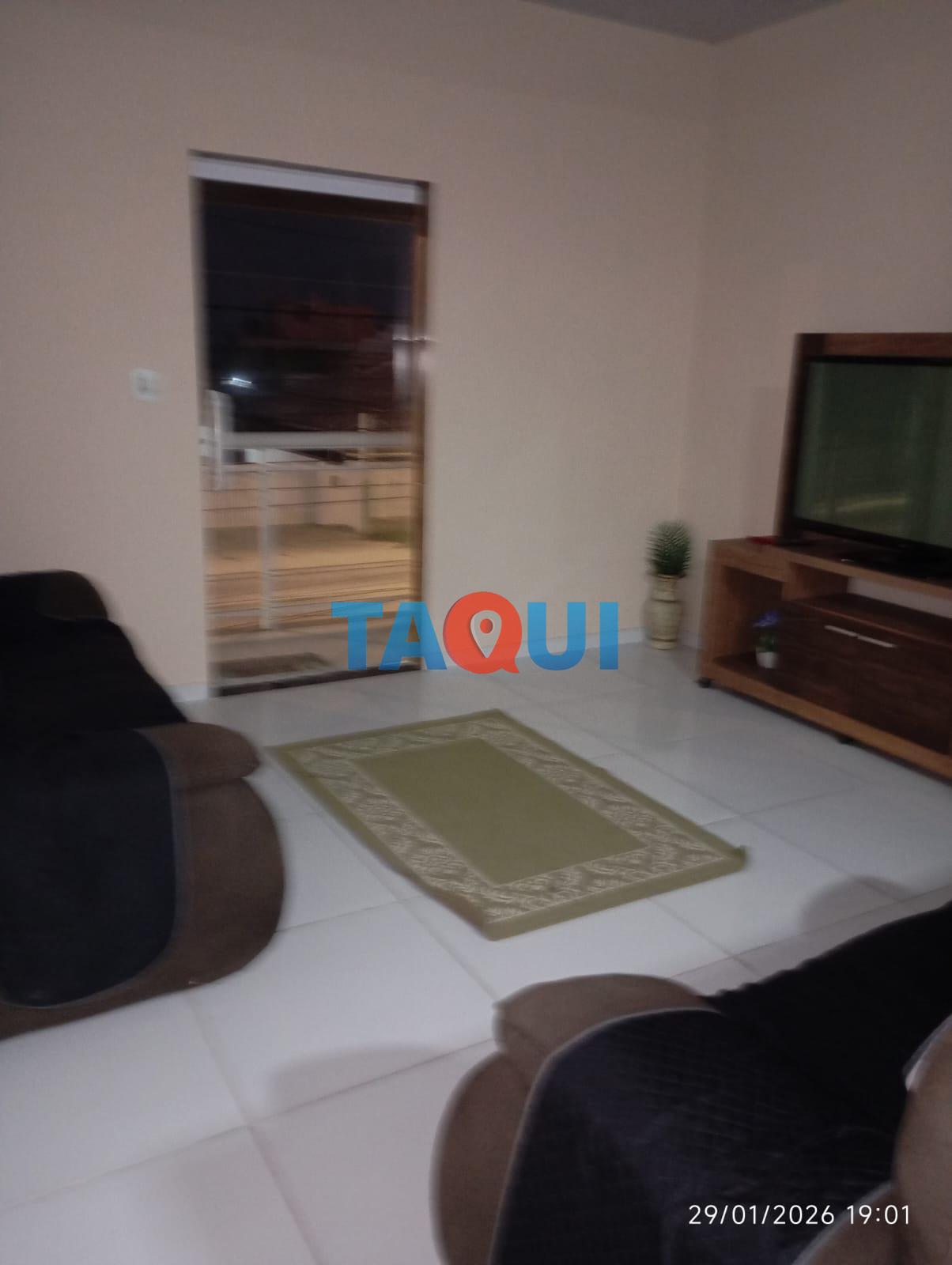 Sobrado à venda com 1 apartamento e 2 lojas, FIGUEIRA, ARRAIAL DO CABO - RJ