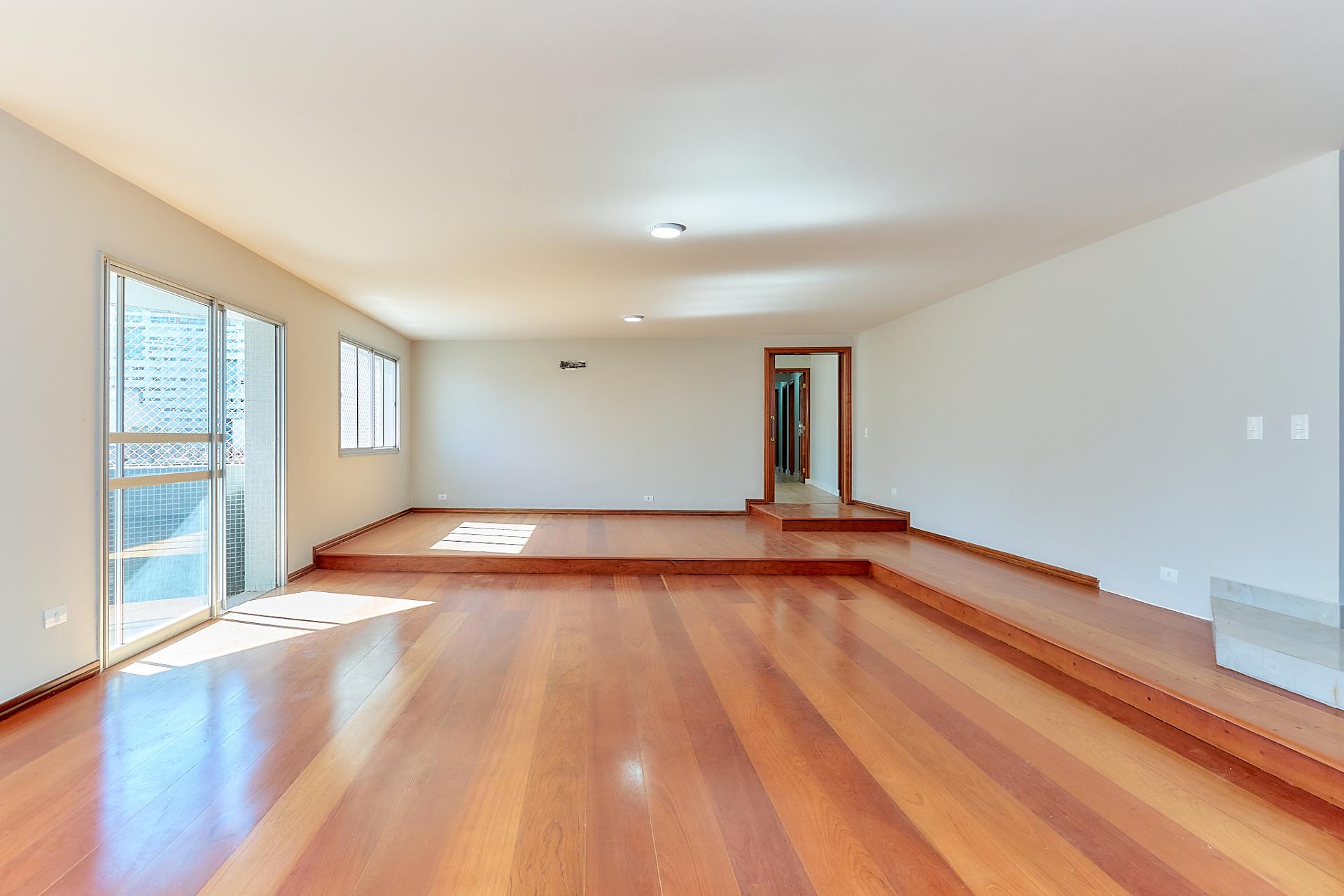 Apartamento reformado com 4 dormitórios à venda, 266,80 m2, BA...