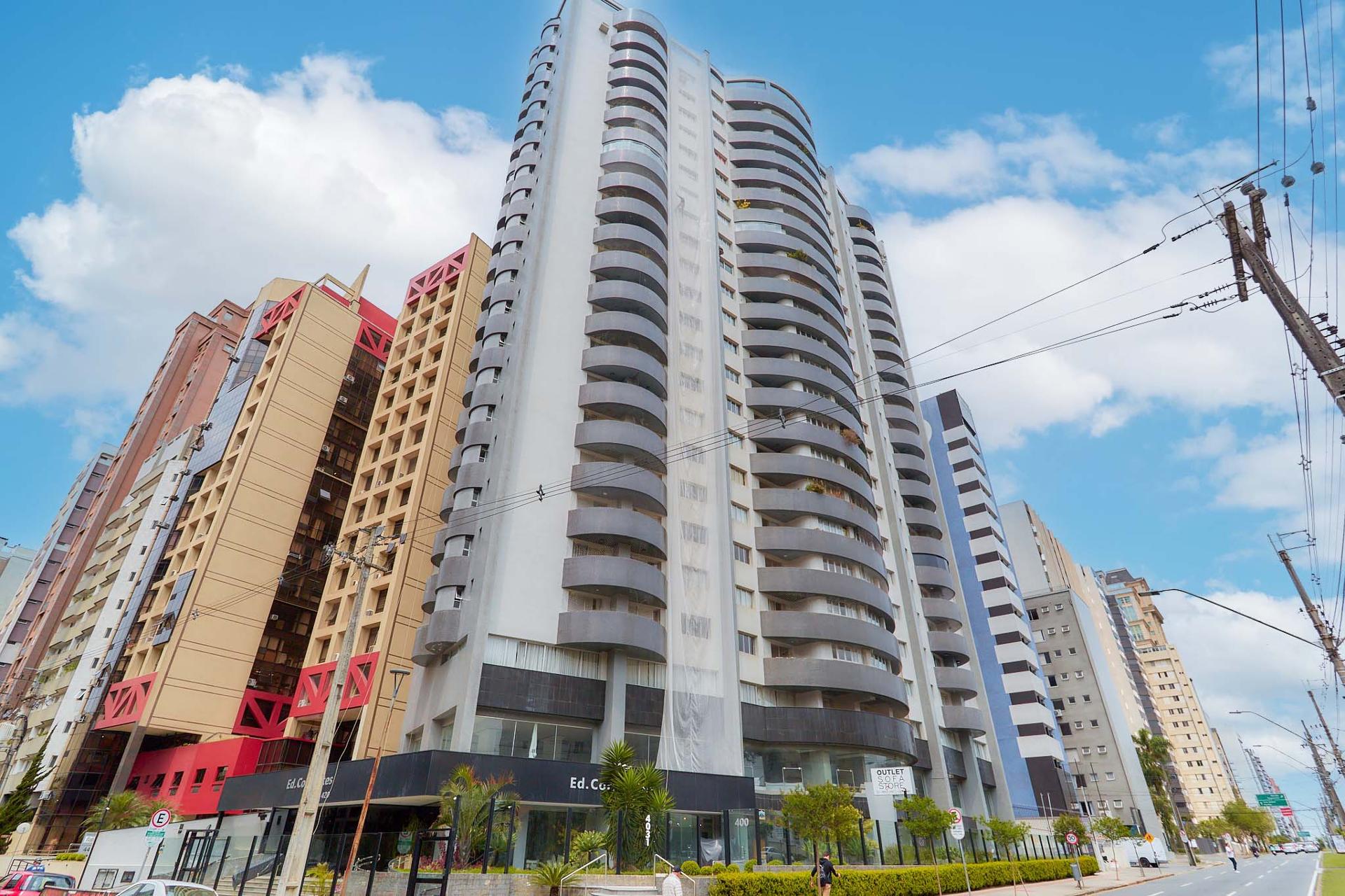 Apartamento reformado com 4 dormitórios à venda, 266,80 m2, BA...