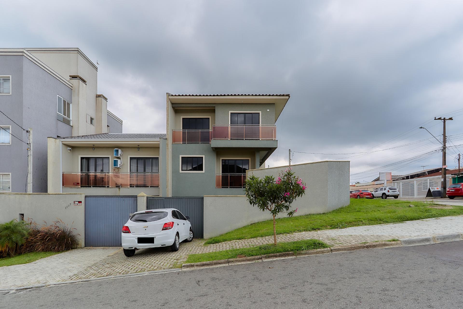 Sobrado com 3 dormitórios à venda,184 m2, SAO JOSE DOS PINHAIS...