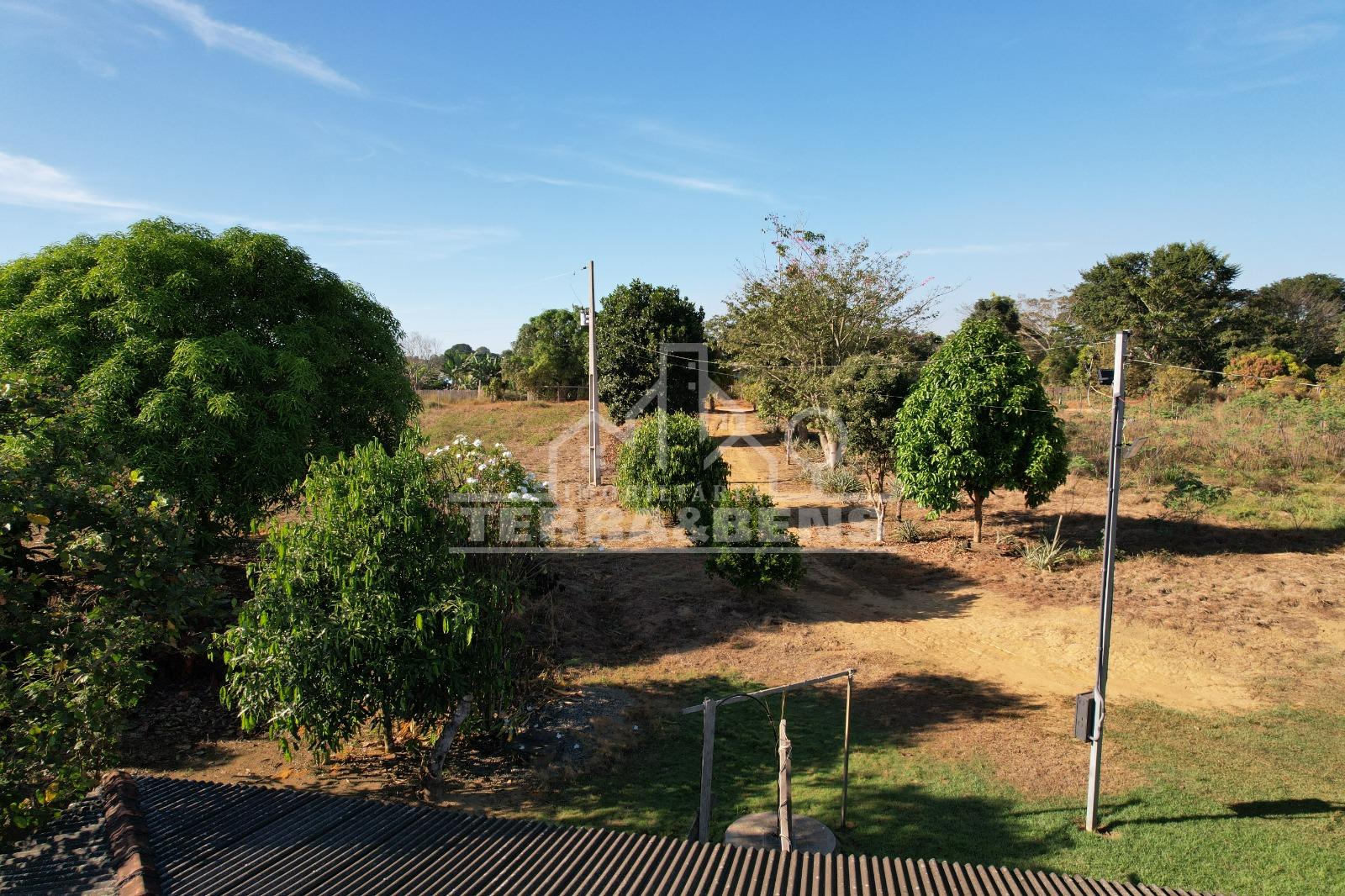 MINI CHACÁRA 3KM DA CIDADE APROXIMADAMENTE 19MIL METROS QUADRADOS, COM UMA CASA PEQUENA DE ALVENARIA