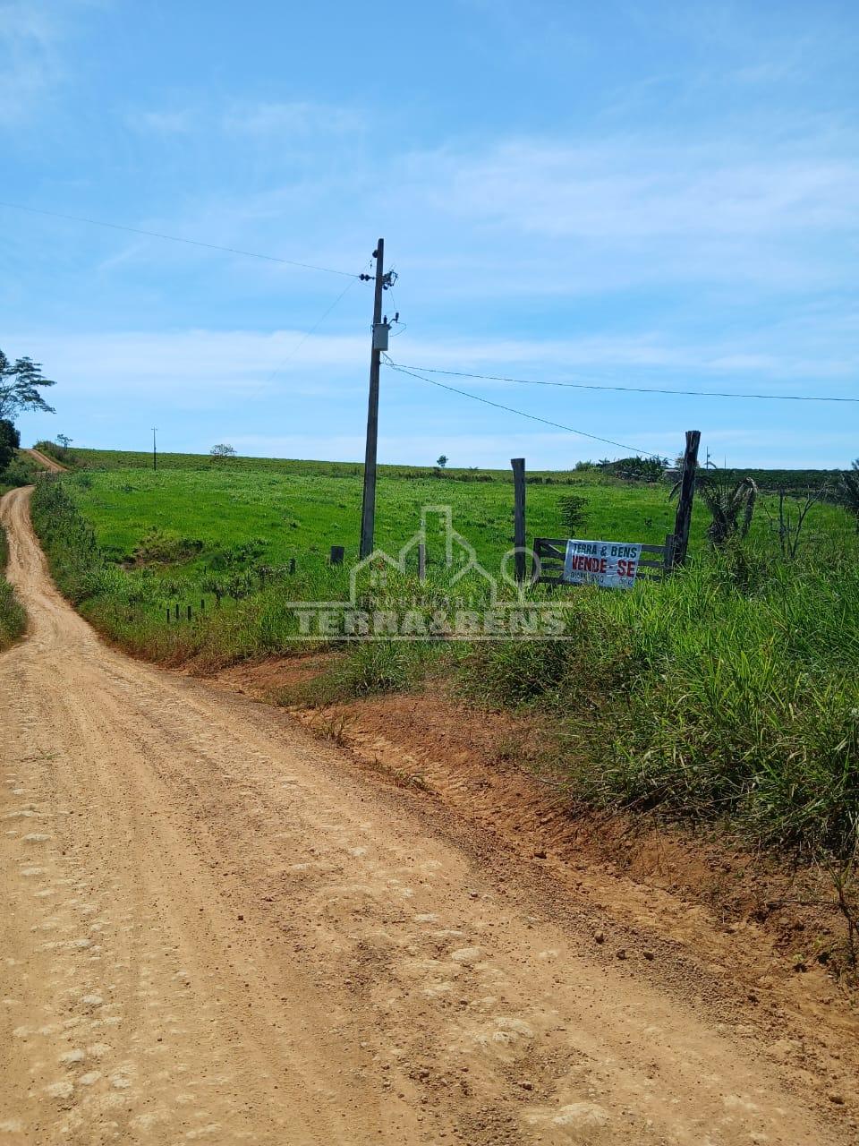 CHÀCARA DE ESQUINA NA REGIÃO DE 5BEC, SENTIDO ARIQUEMES, 5 KM DO DESTRITO DE 5 BEC 2 KM DA RO257, TO