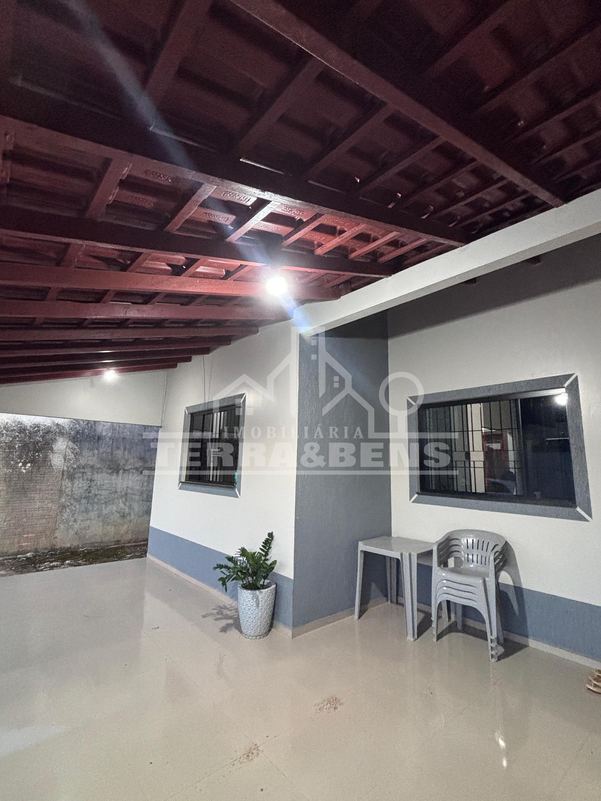 CASA Á VENDA BAIRRO CENTRO, PROCIMO DO APRQUE DE EXPOSIÇÃO AAMA, TERRENO 10X40 TODO MURADO, CASA 80