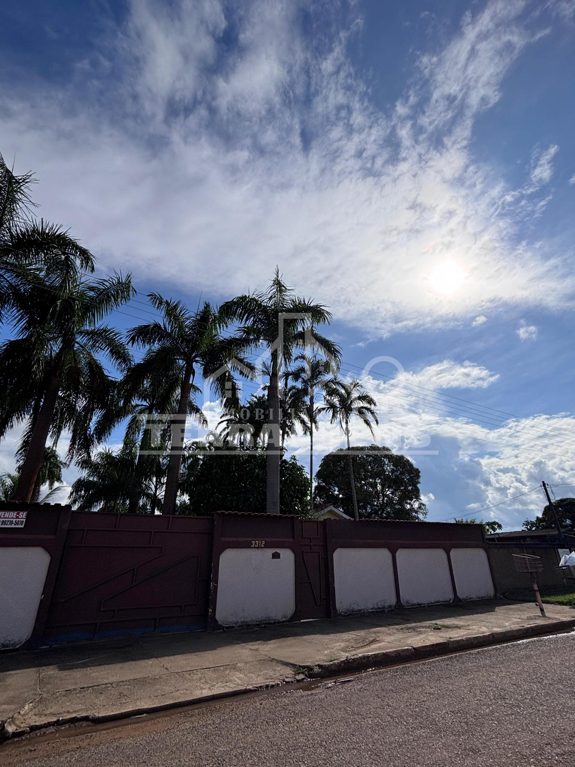CASA AO LADO NO IG COM  TERRENO ESPAÇO, SENDO UMA OTIMA OPÇÃO PARA COMERCIO, APARTAMENTO, E CASAS, T