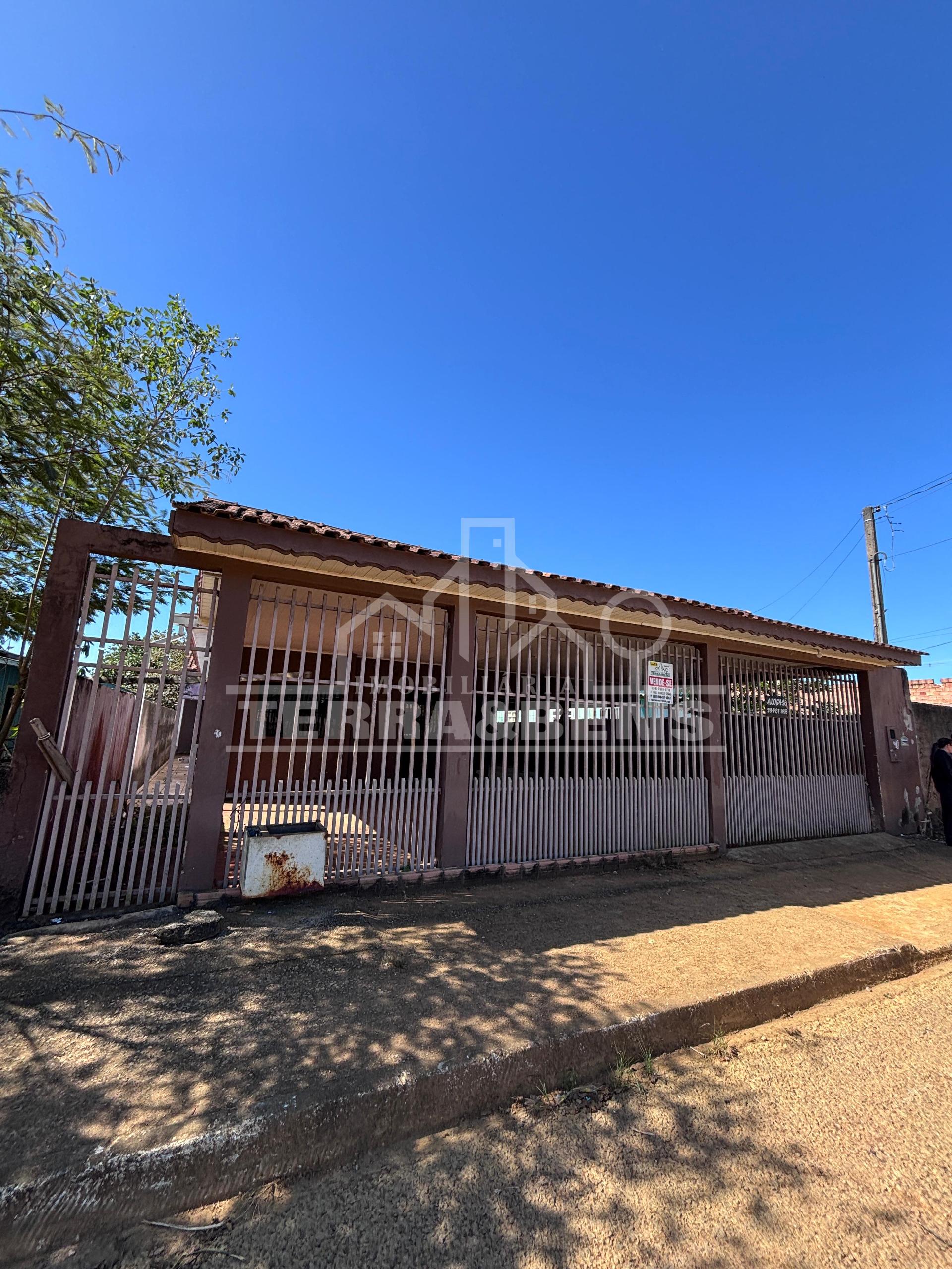 Casa grade  à venda, alvenaria 5  bec na LOP - terreno 12x25  toda murada sala,