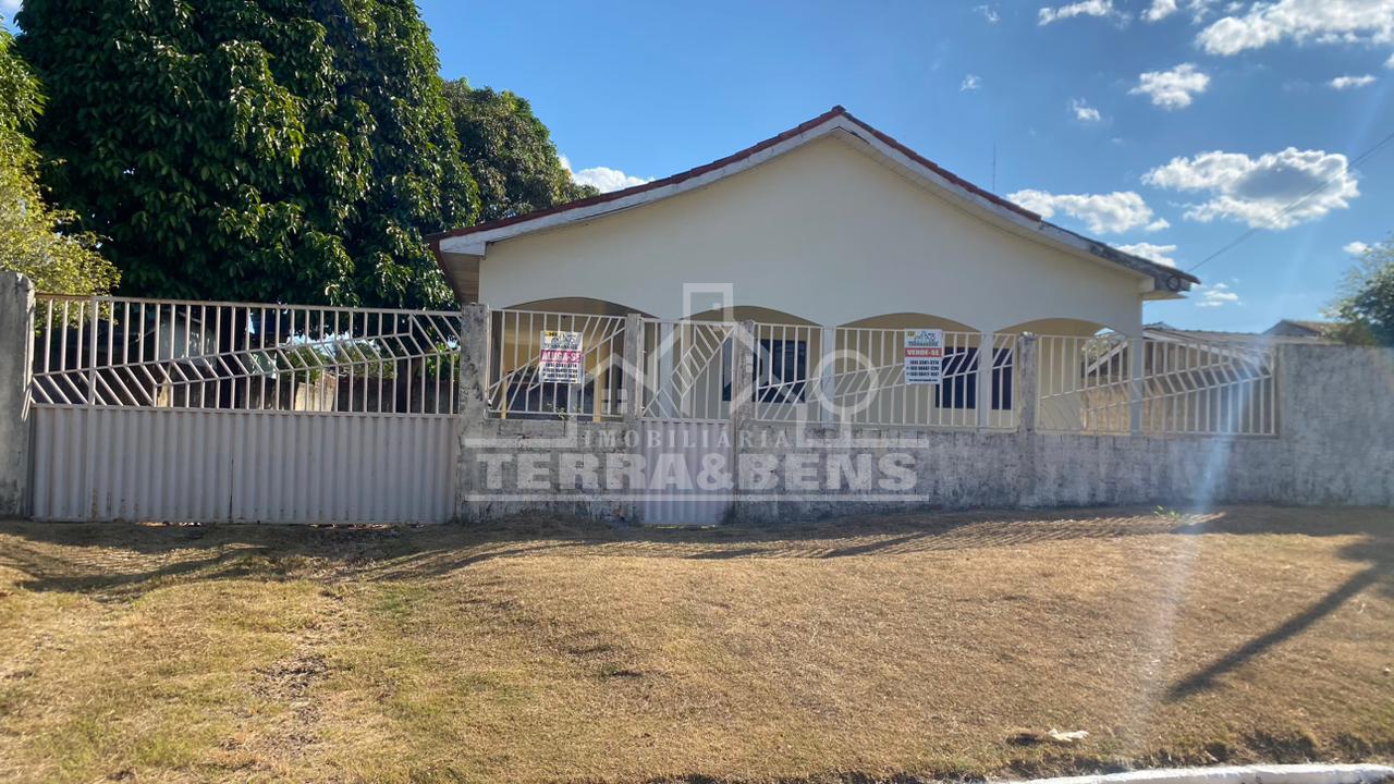 CASA VENDA NO CENTRO DA CIDADE, COM OTIMA LOCALIZAÇÃO, QUINTAL GRANDE