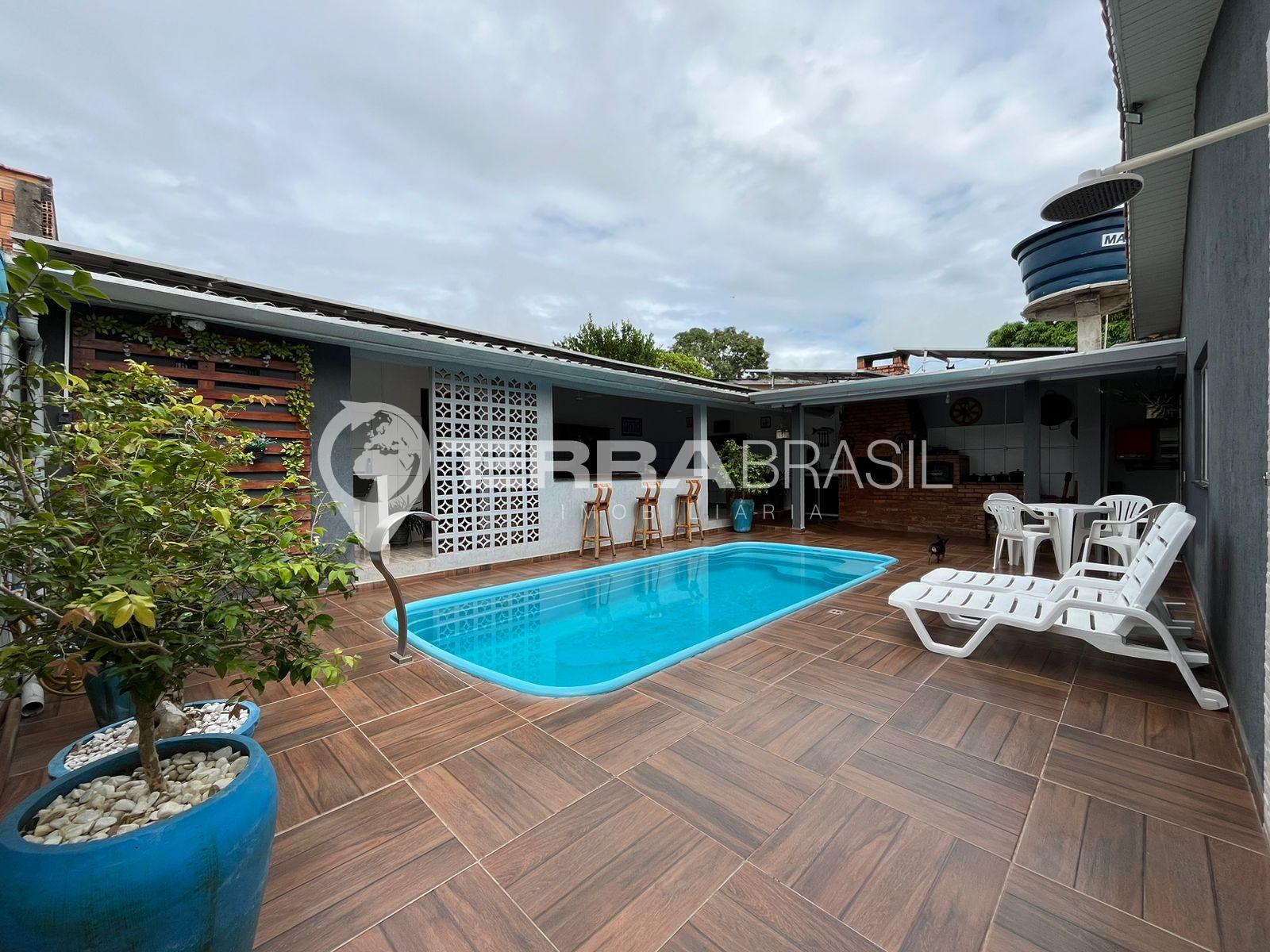 Casa com piscina e área gourmet no Bairro Santiago, 1  Distrit...