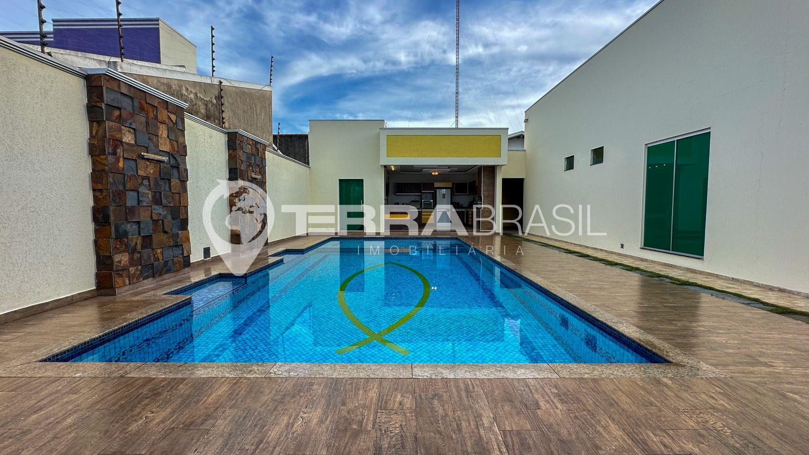 Casa Alto Padr?o com 02 Su?tes, 02 Demi-su?tes, piscina, m?vei...