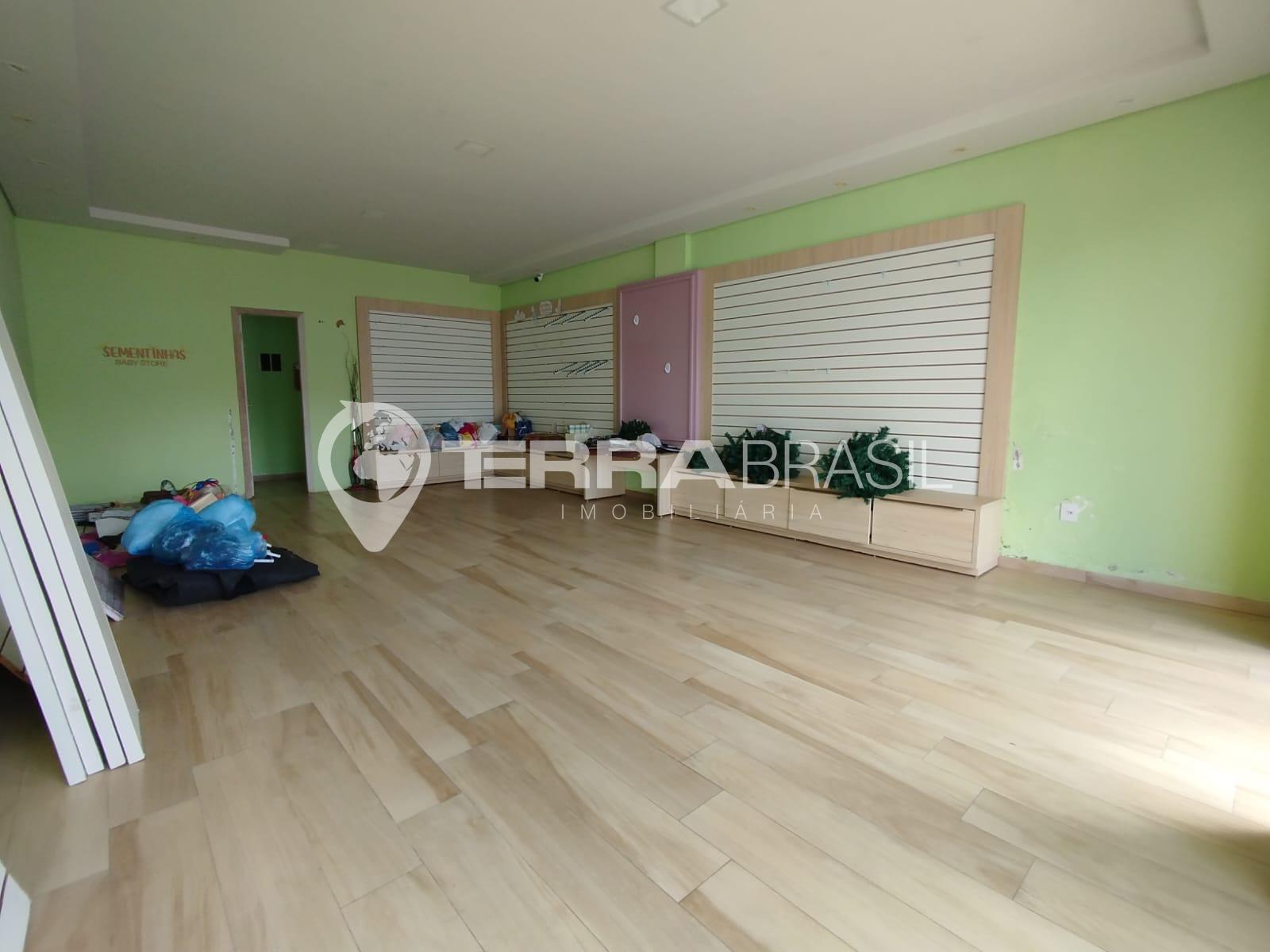 Casa  e Ponto Comercial à venda no Residencial Colina Park I e...
