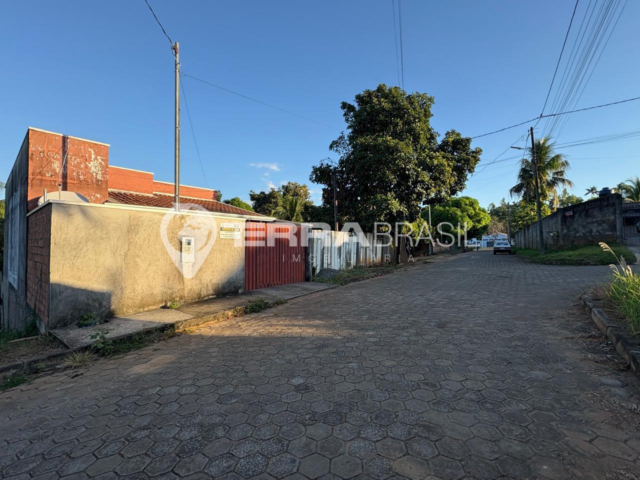 Casa à venda com 2 quartos, próximo ao Bosque municipal em Our...