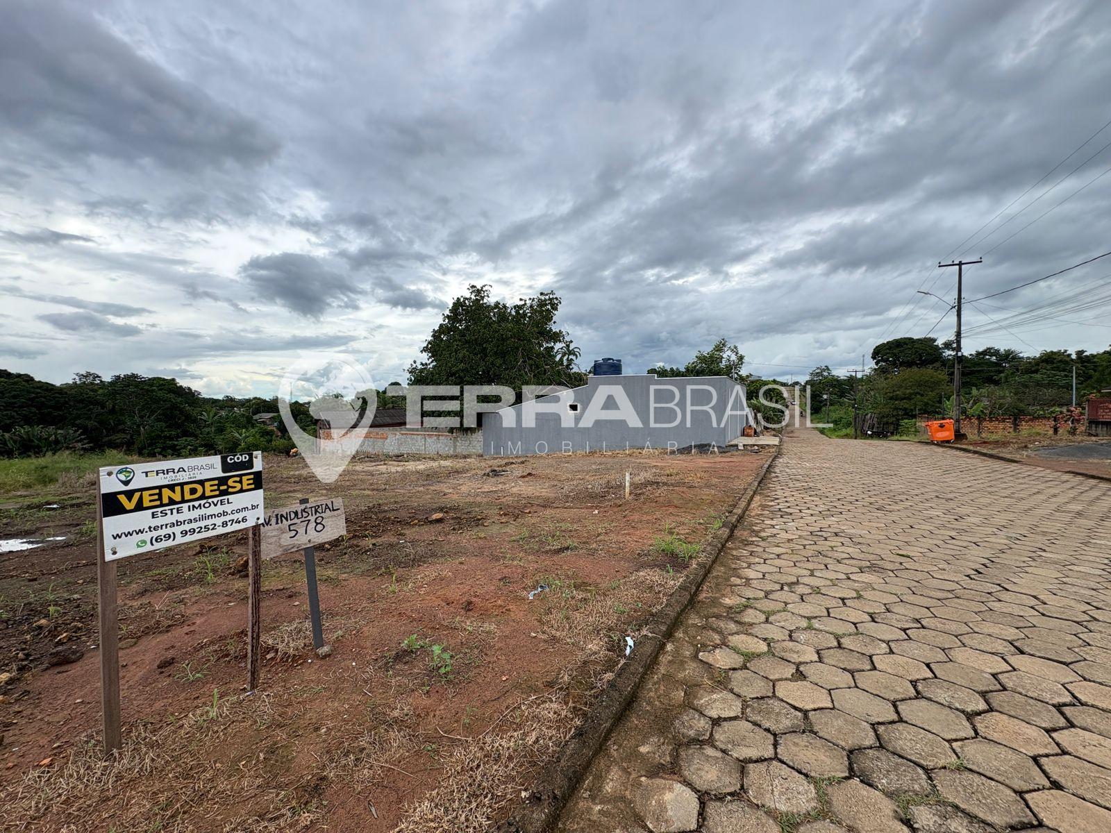Terreno Escriturado 12x25m à venda, Setor Industrial, OURO PRE...