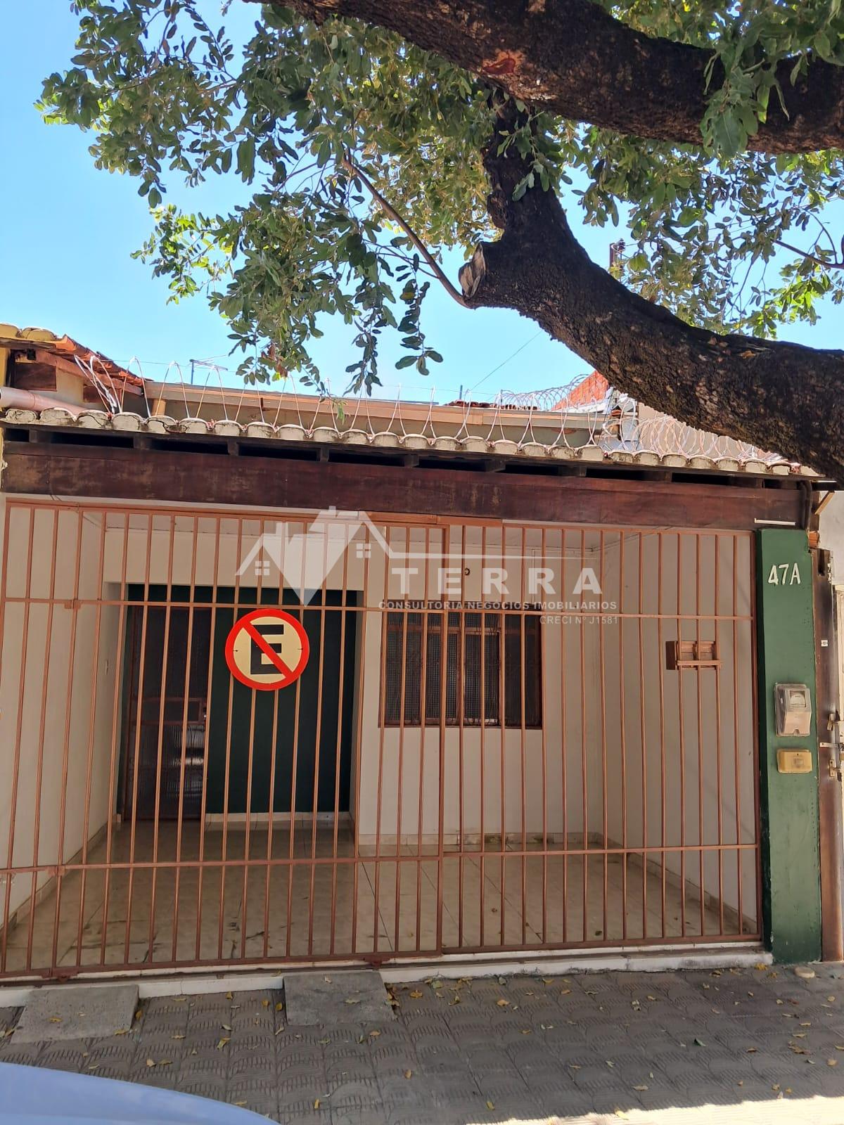 ALUGO CASA NO CENTRO