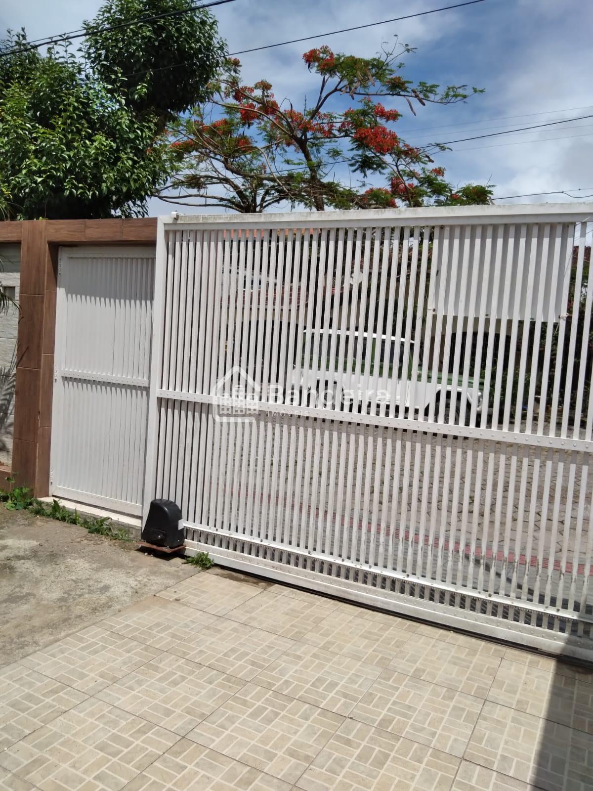 Casa com Terreno Grande menos de 5 minto centro bairro familia...