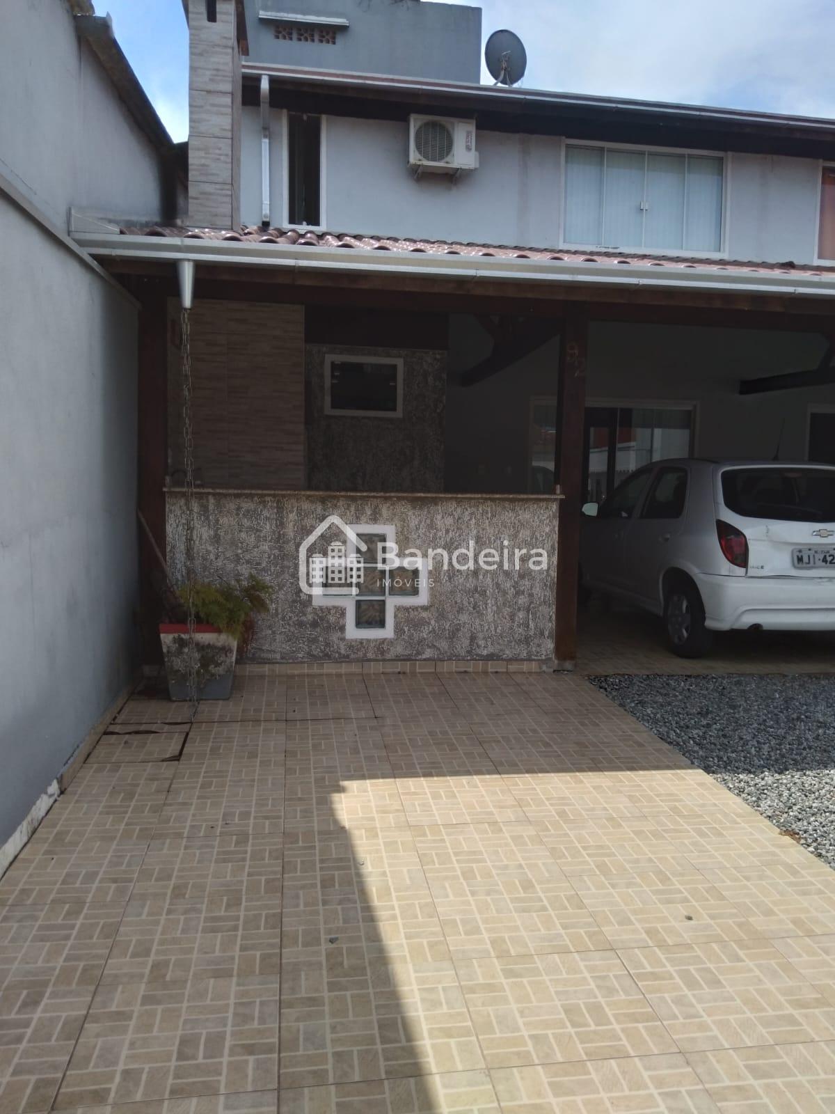 Casa com Terreno Grande menos de 5 minto centro bairro familia...