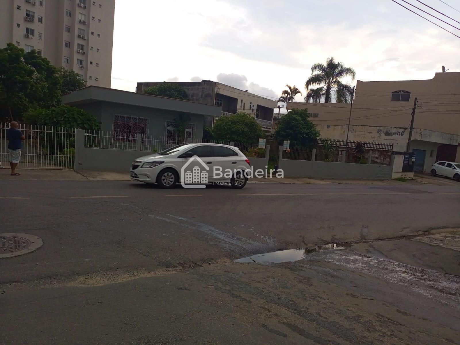 Casa com terreno em uma das principais avenidas Terreno com 73...