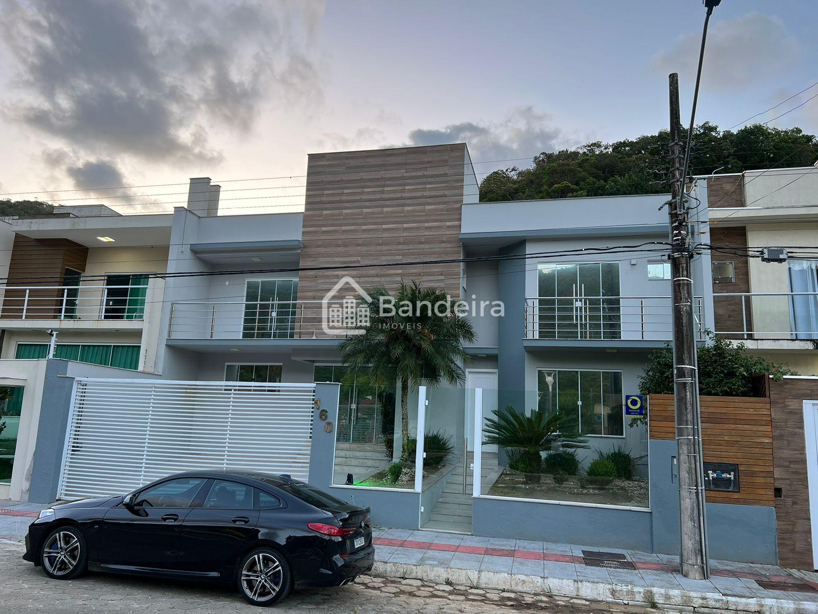 Sobrado alto padrão no bairro ressacada  Com 350mts total 310m...