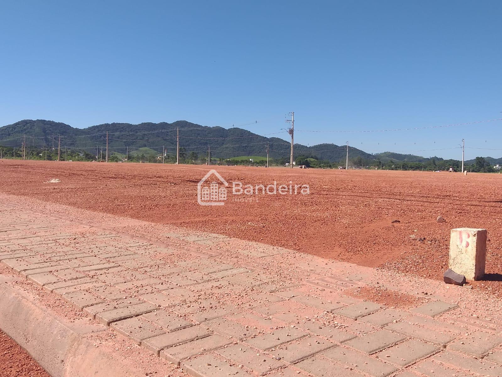 Terreno fase de acabamento podendo ja construir   Localizado n...