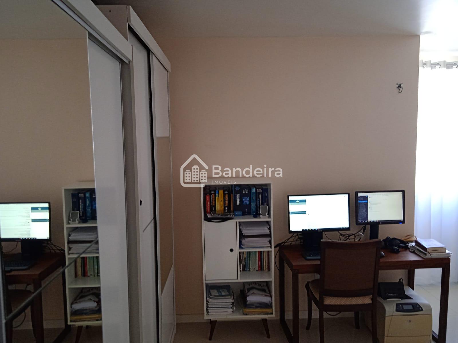 Sobrado Tríplex Semi - mobiliado próximo onde vai sair o BINAR...