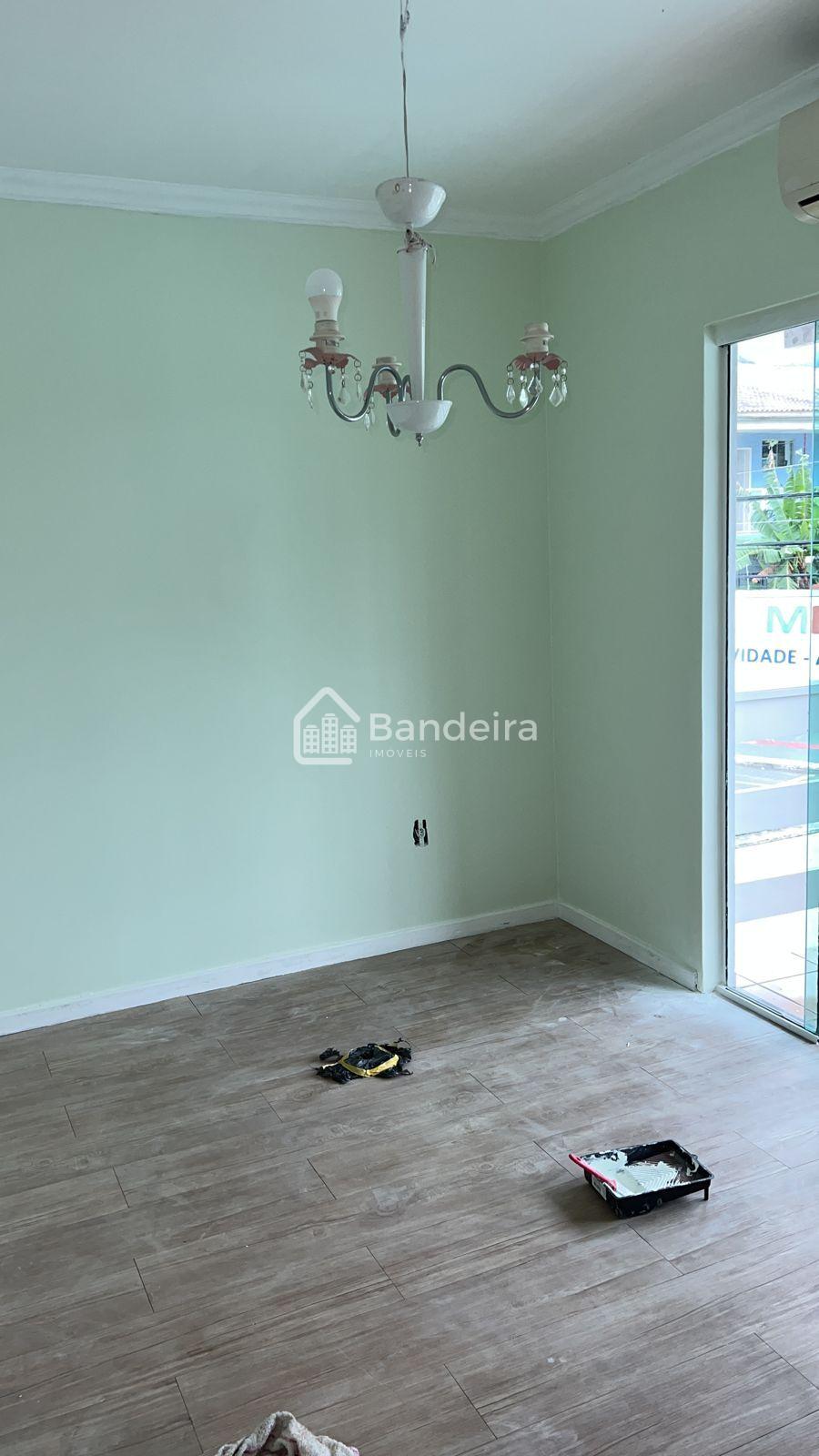 Excelente casa de esquina no Bairro Dom Bosco só a casa 2.000....