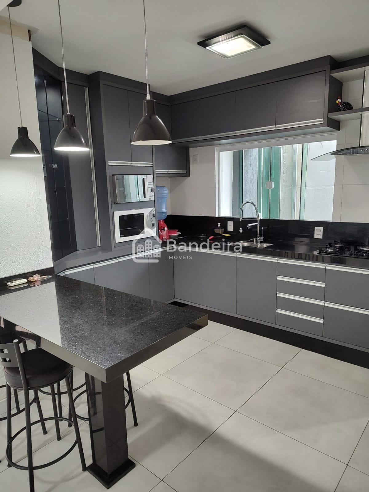 Excelente casa de esquina no Bairro Dom Bosco só a casa 2.000....