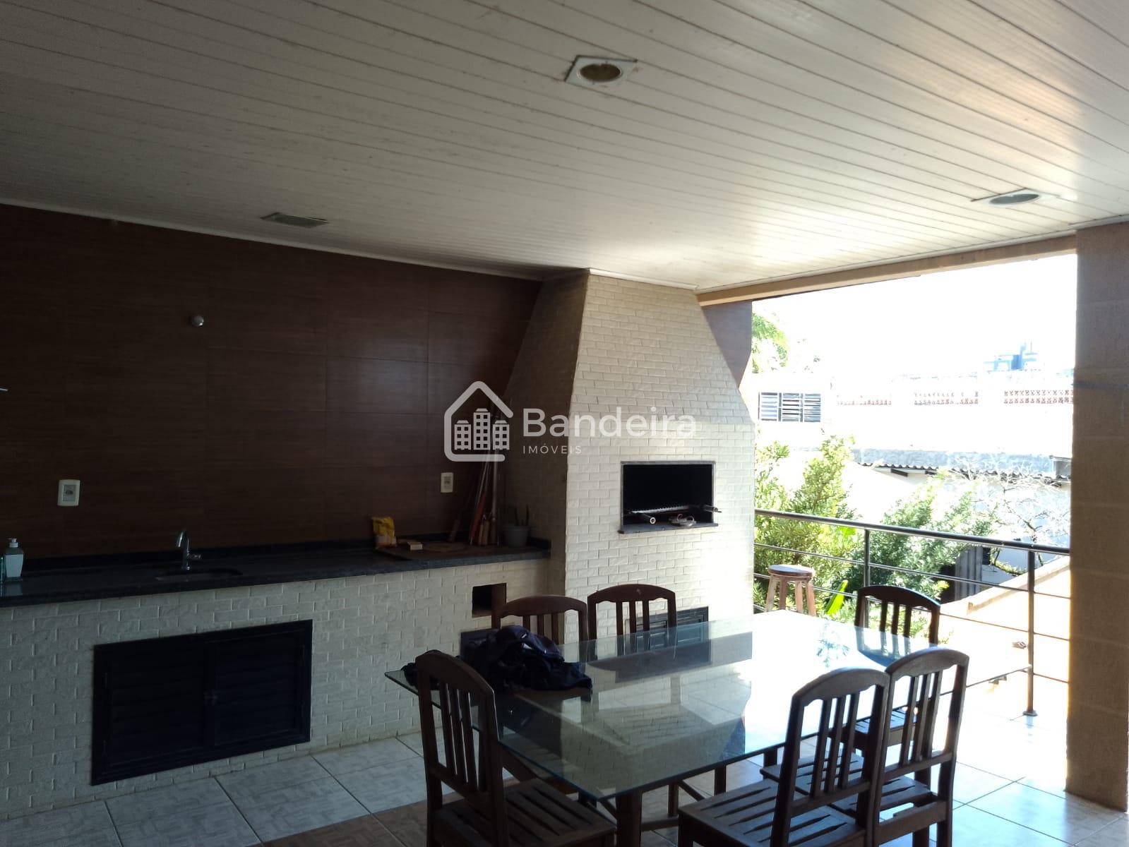 Casa na parte alta do Bairro Cordeiros AVERBADA área construíd...