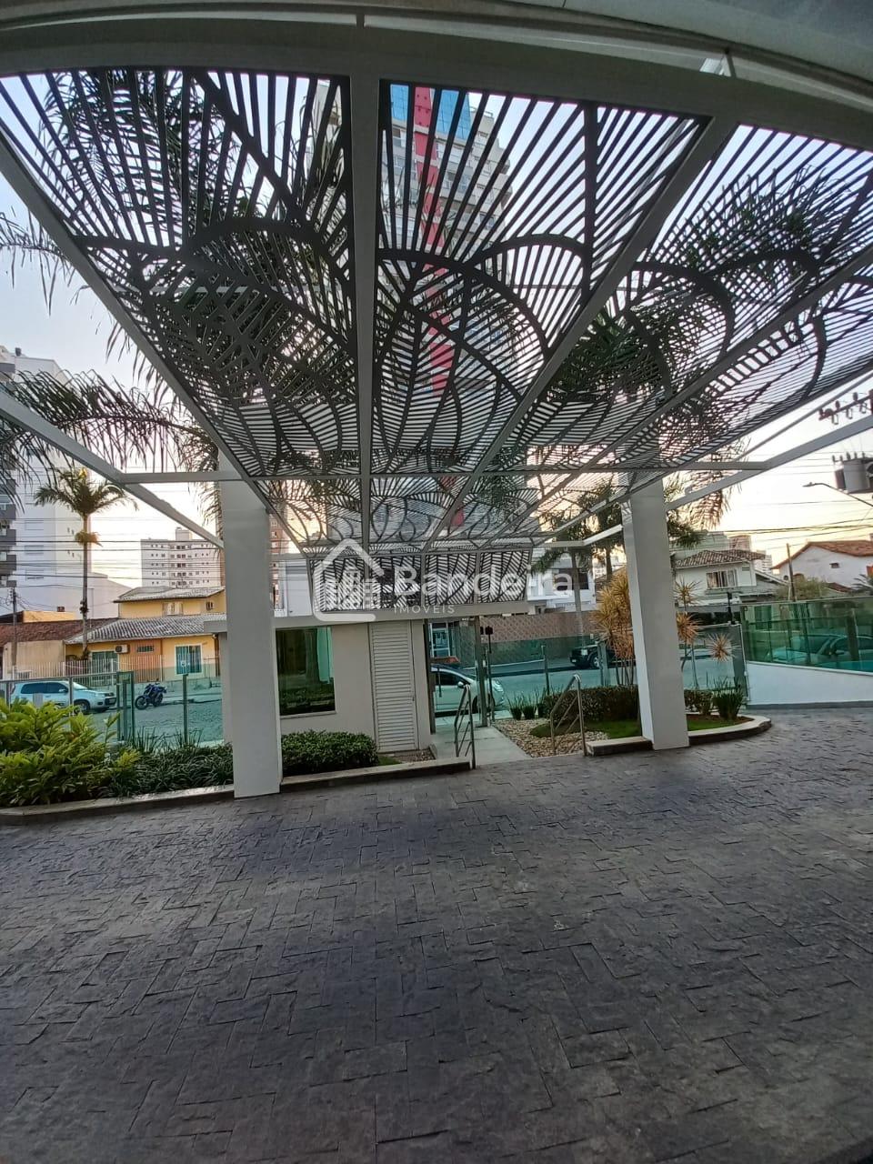 Localização privilegiada ao lado do centro 3 Dormitórios sendo...