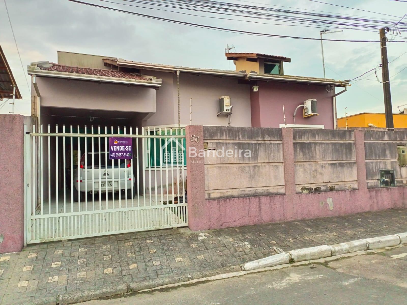 Casa no Bairro São Vicente ótima localização rua sem saída tra...