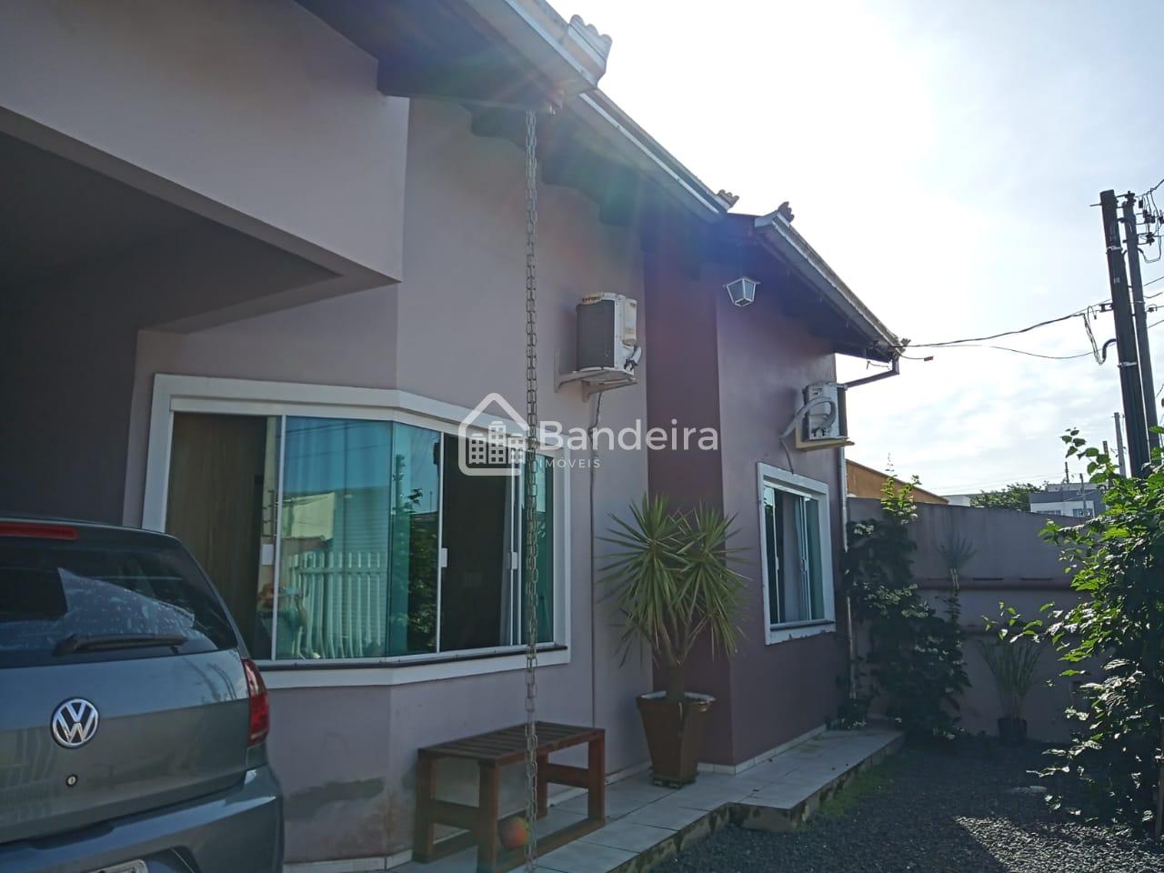 Casa no Bairro São Vicente ótima localização rua sem saída tra...