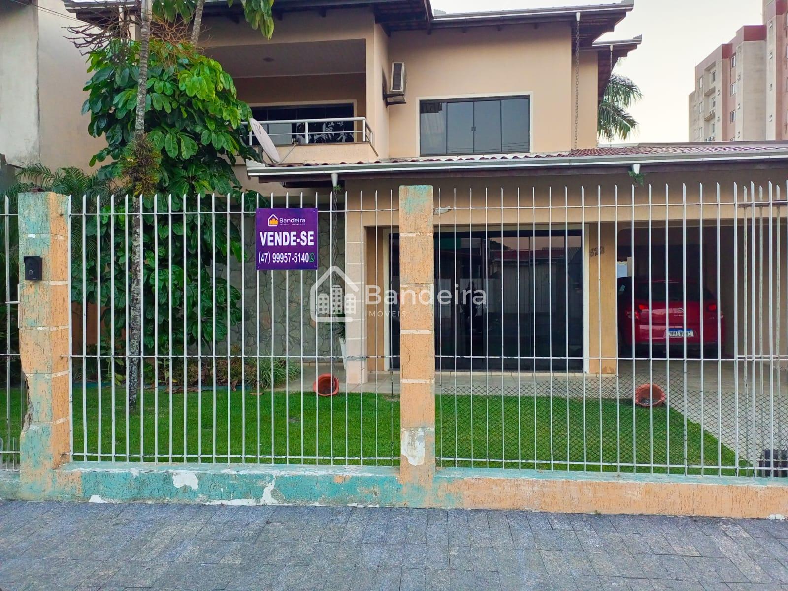 Casa na parte alta do Bairro Cordeiros AVERBADA área construíd...
