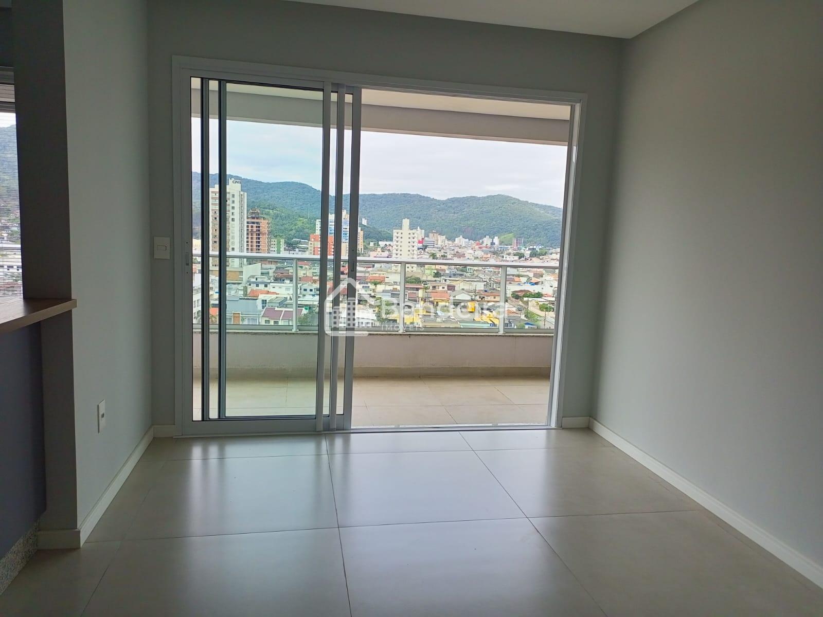 Apartamento com Localização privilegiada, bairro Vila Operária...