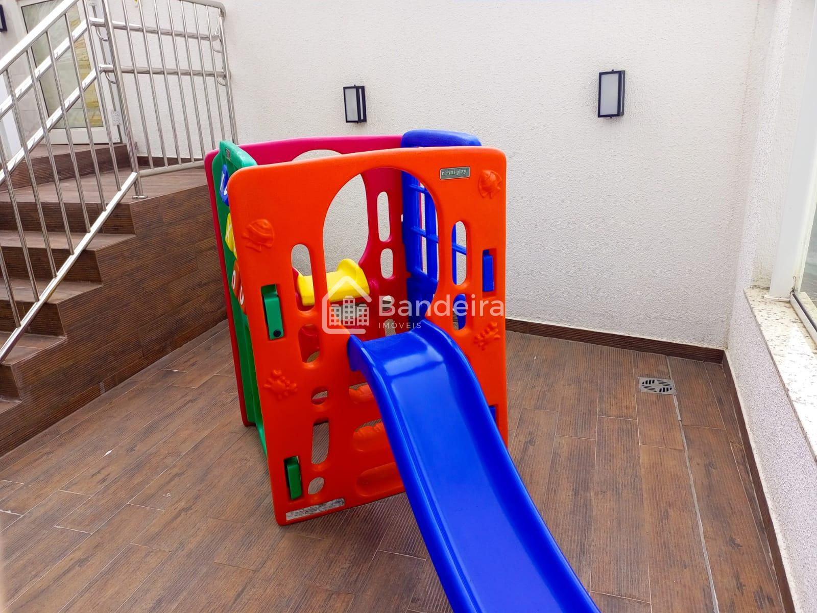 Apartamento com Localização privilegiada, bairro Vila Operária...
