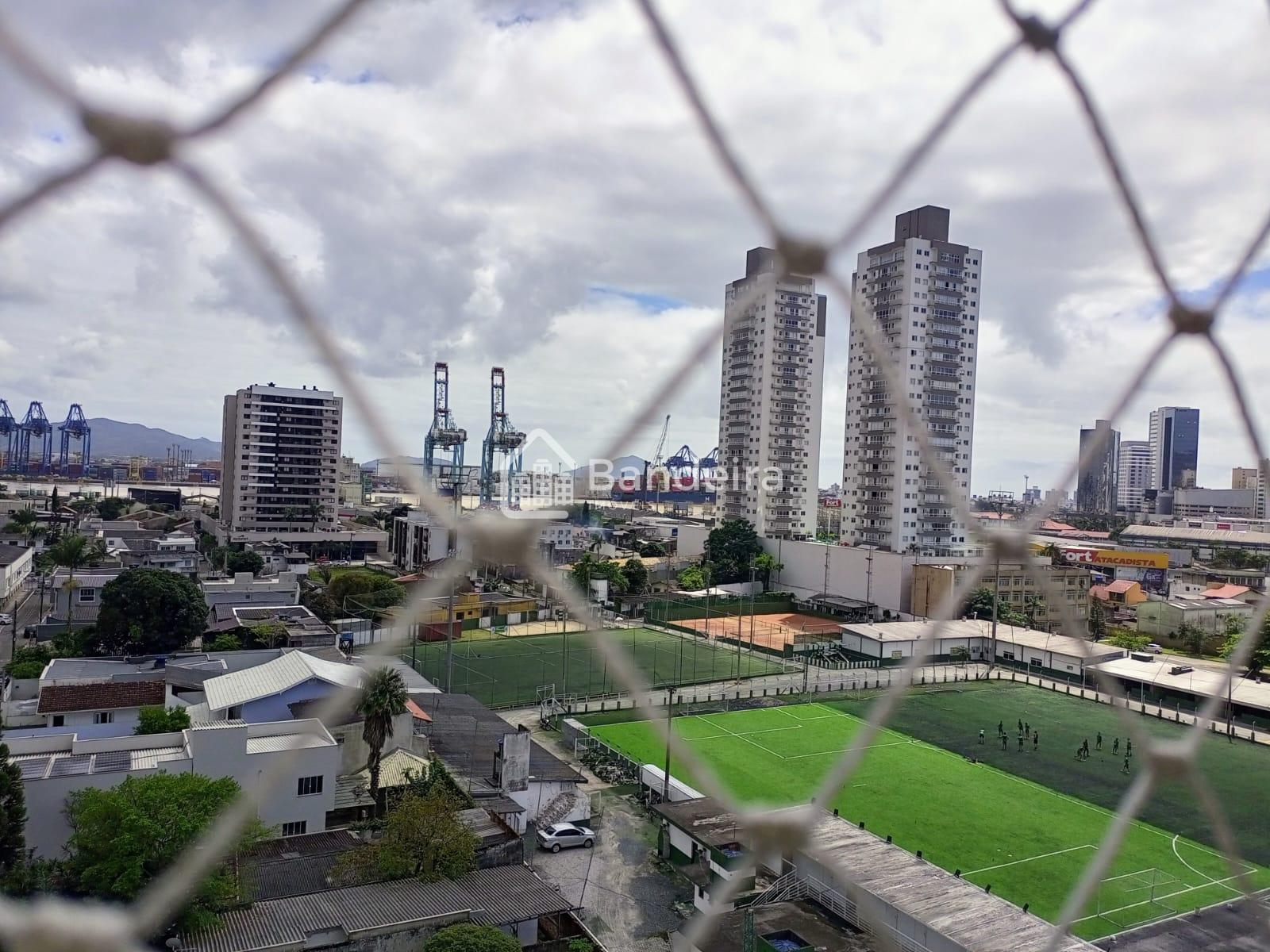 2 Dormitórios sendo 01 suíte Centro de Itajaí 5 minutos da Igr...