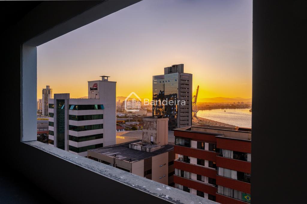 Apartamento novo no centro de Itajaí próximo ao Shopping 2 suí...