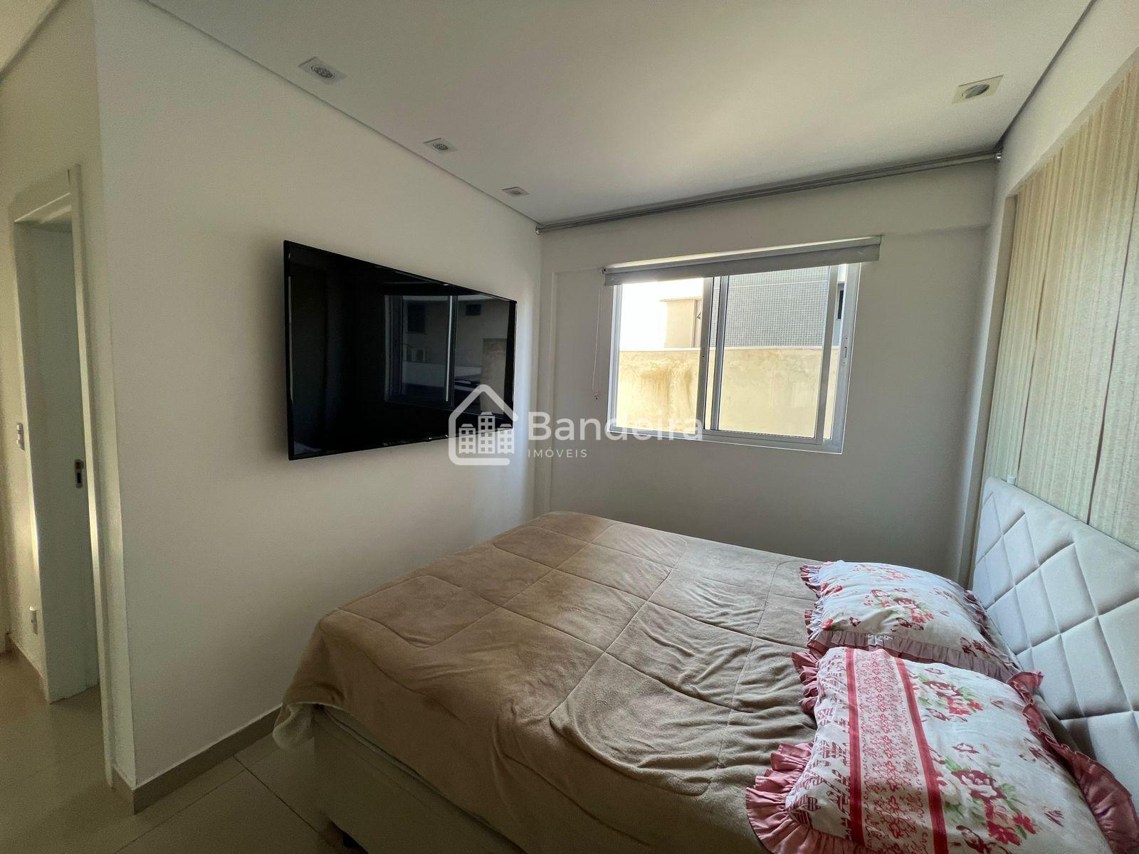 Apartamento amplo todo mobiliado com localização privilegiada ...