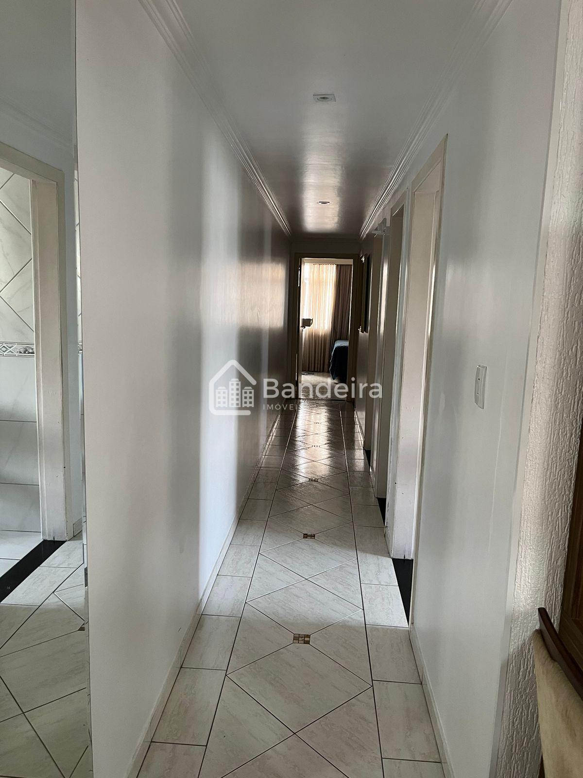 Apartamento amplo semimobiliado com 3 quartos no bairro São Vi...