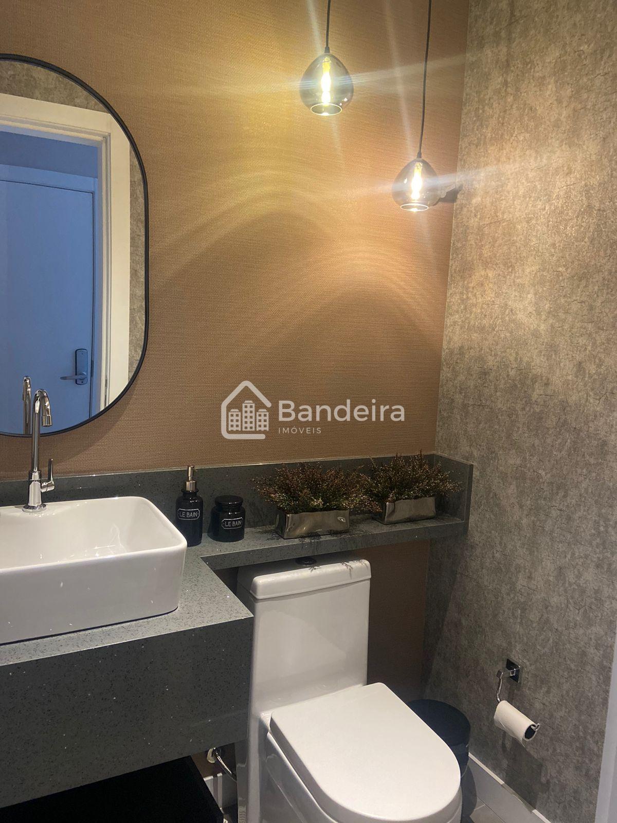 Apartamento Semimobiliado com móveis sob medida contendo 2 suí...